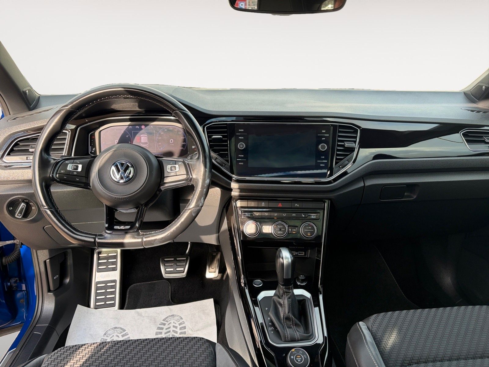 Fahrzeugabbildung Volkswagen T-Roc R 2.0 TSI 4Motion DSG AHK/Pano/Beats/Kam