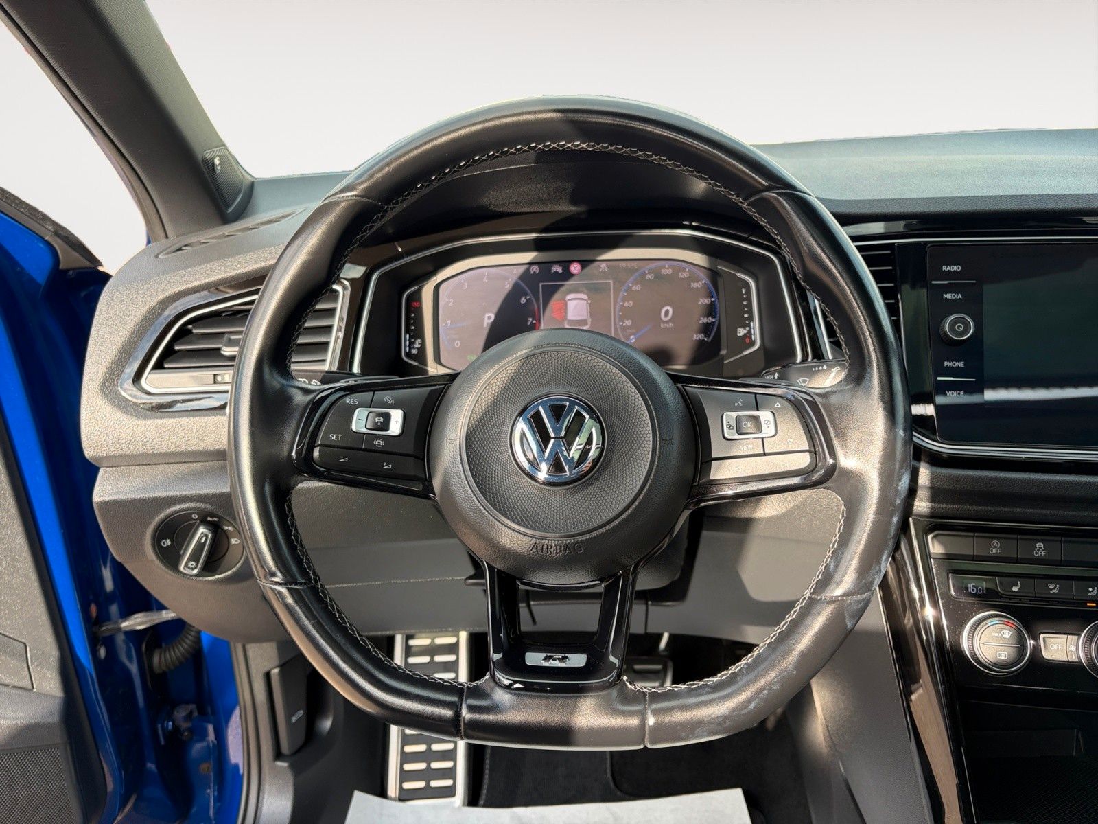 Fahrzeugabbildung Volkswagen T-Roc R 2.0 TSI 4Motion DSG AHK/Pano/Beats/Kam