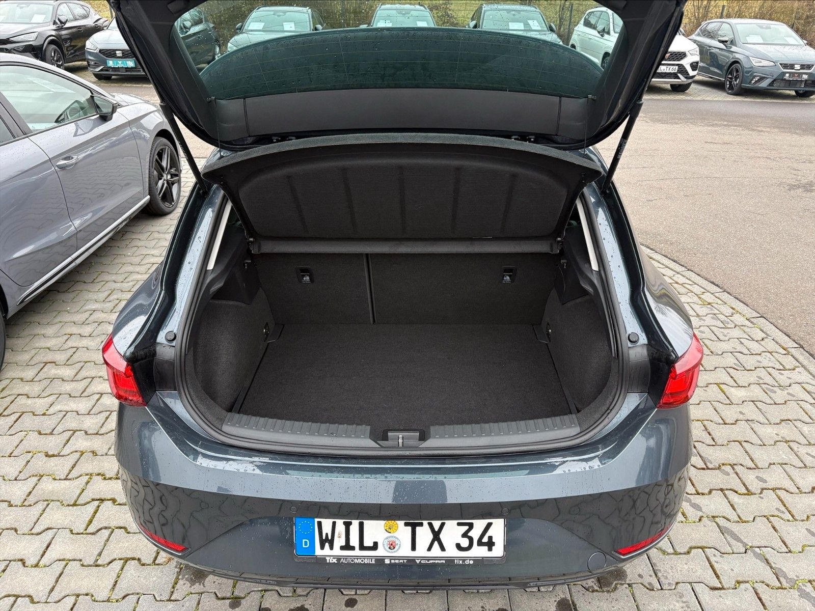 Fahrzeugabbildung SEAT Leon Style 1.5 TSI Navi/Matrix-LED/Virtual Cockp