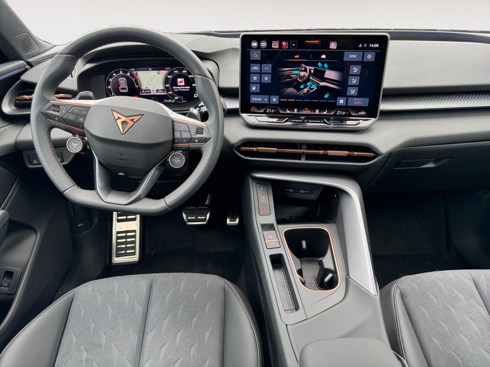 Fahrzeugabbildung CUPRA Terramar VZ 2.0 TSI DSG 4D Pano/Akebone/Matrix