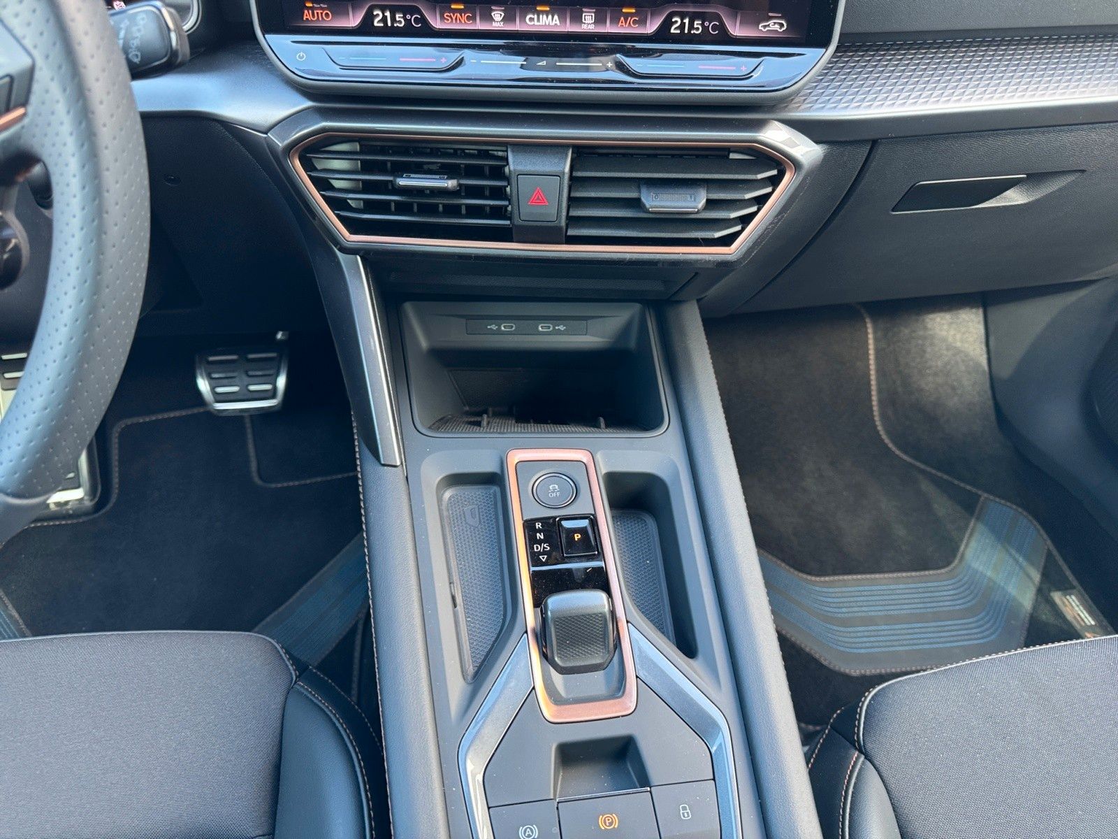 Fahrzeugabbildung CUPRA Formentor 1.5 eTSI DSG LED/EDGE/PDC/Kamera
