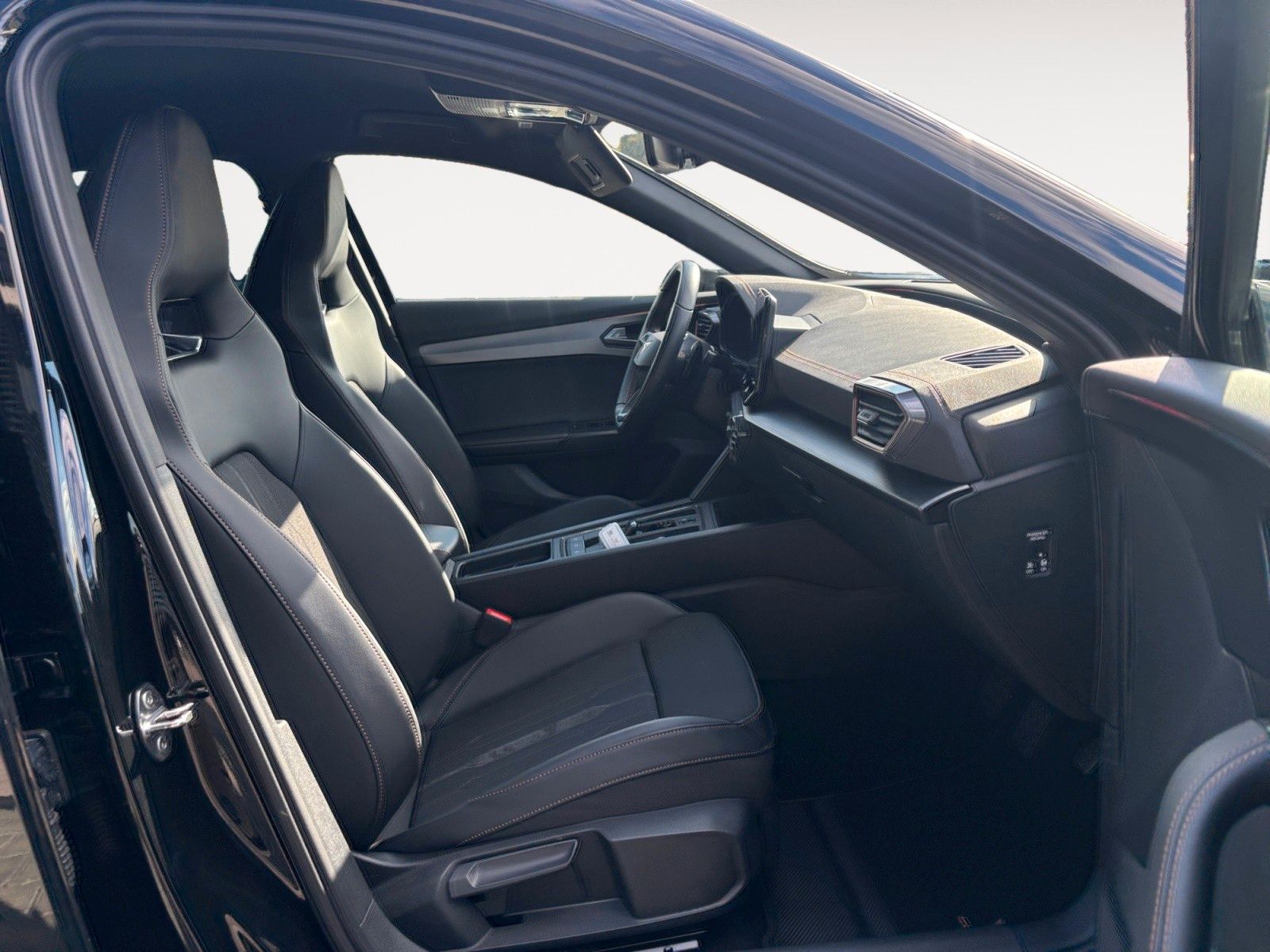 Fahrzeugabbildung CUPRA Formentor 1.5 TSI DSG Fahrschulumbau