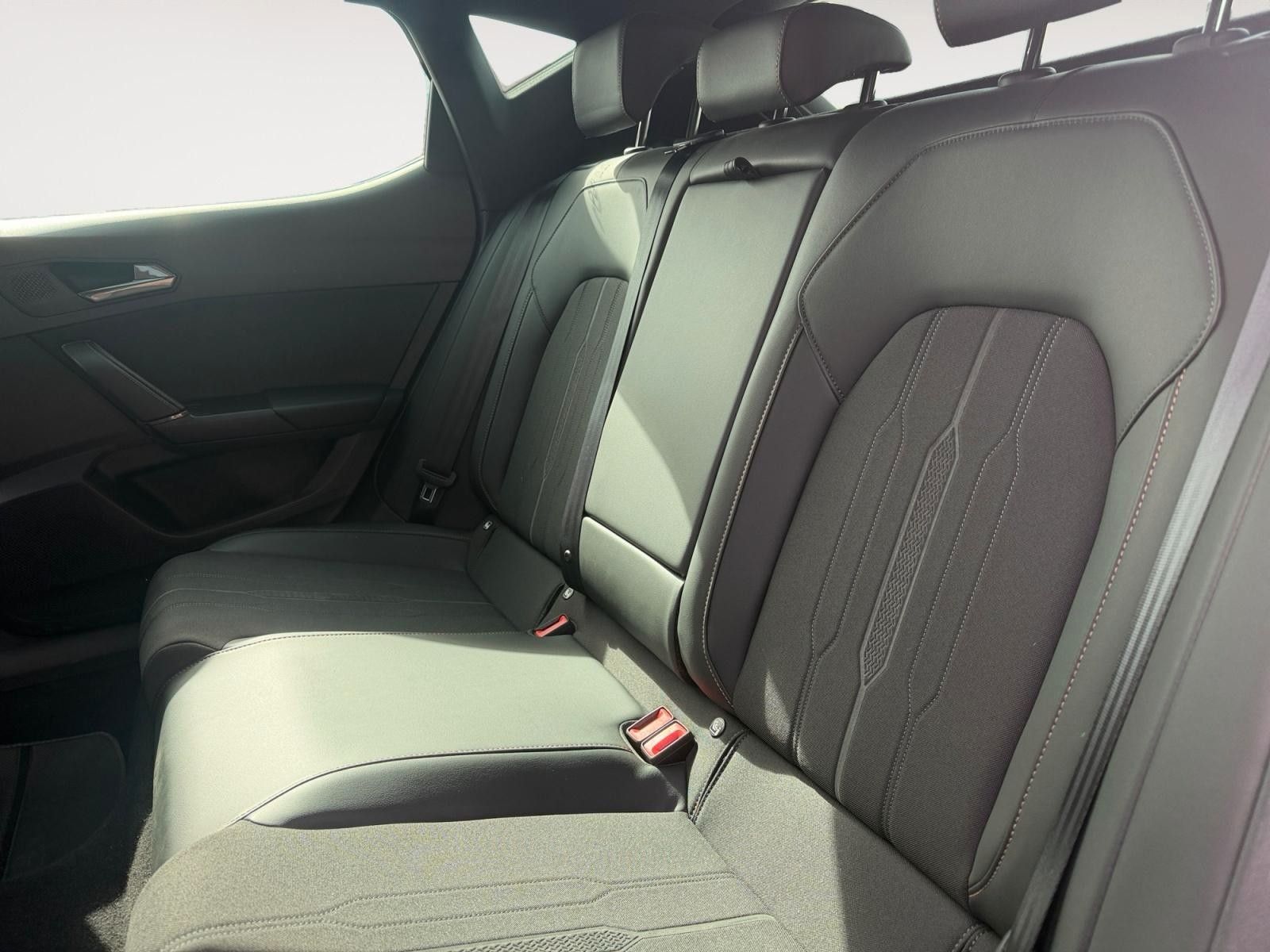 Fahrzeugabbildung CUPRA Leon 1.5 eTSI DSG 1.HD/Beats/Navi/Kamera