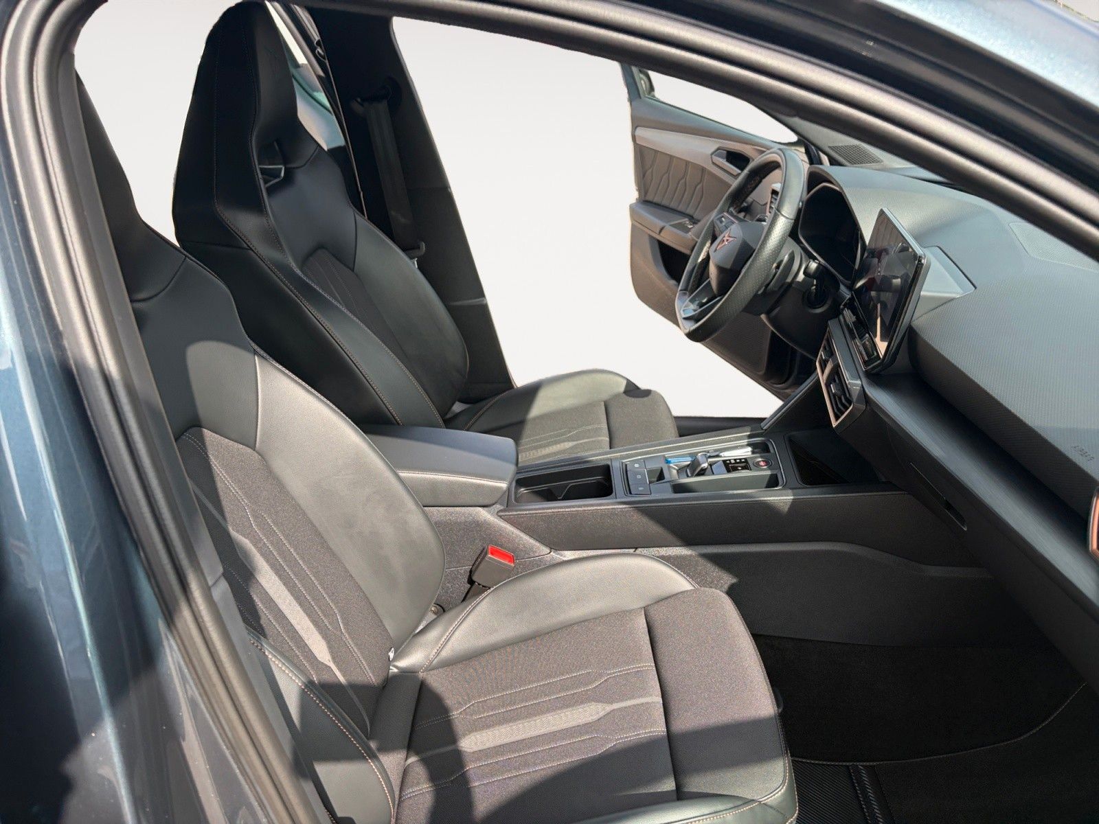 Fahrzeugabbildung CUPRA Leon 1.4 e-Hybrid DSG 1.HD/Navi/Kamera/FullLink
