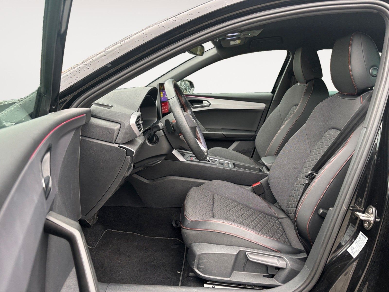 Fahrzeugabbildung SEAT Leon 1.5 eTSI FR DSG BeatsAudio, Full Link, Navi
