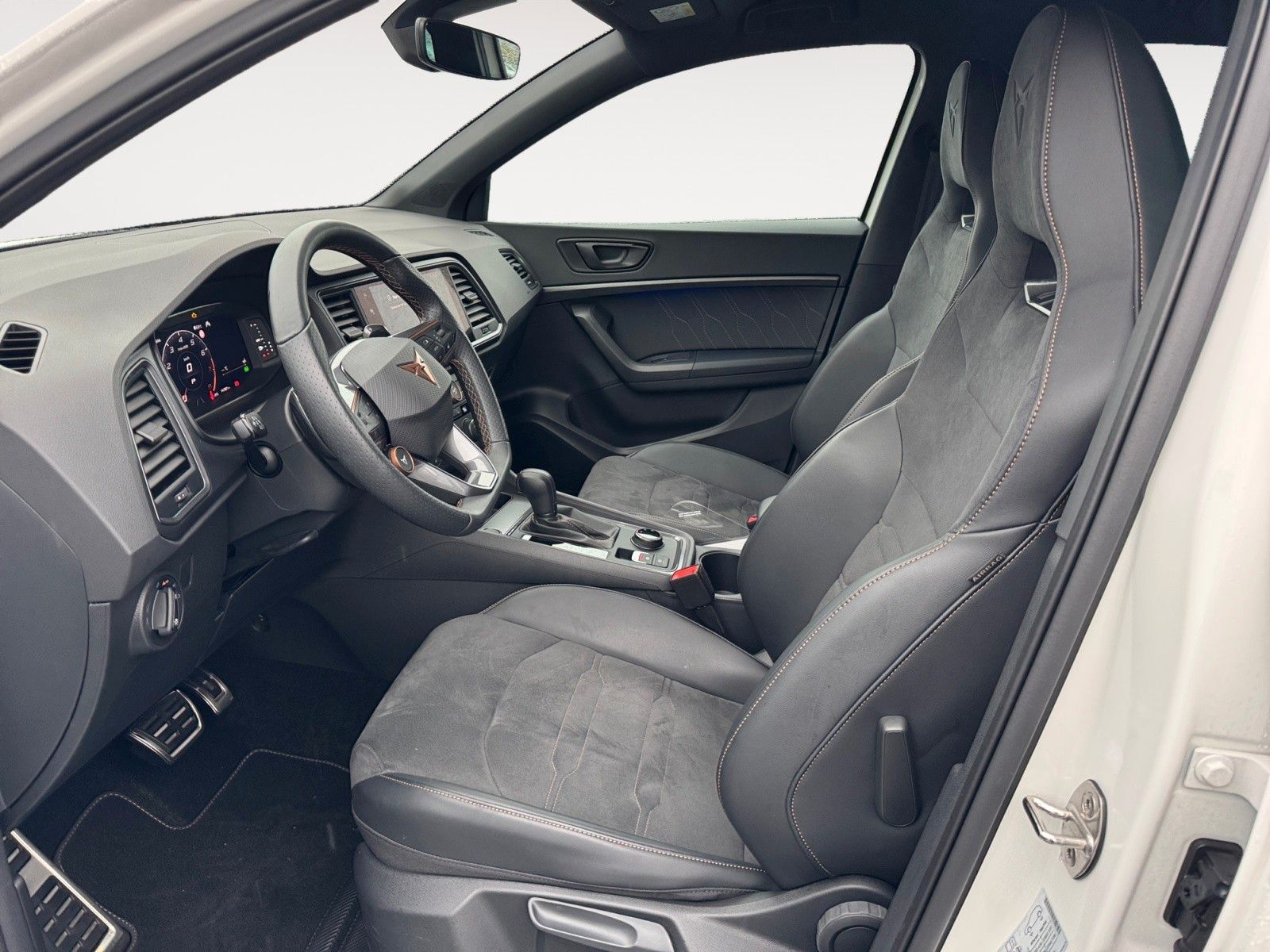 Fahrzeugabbildung CUPRA Ateca 1.5 TSI DSG AHK/LED/Navi/Kamera