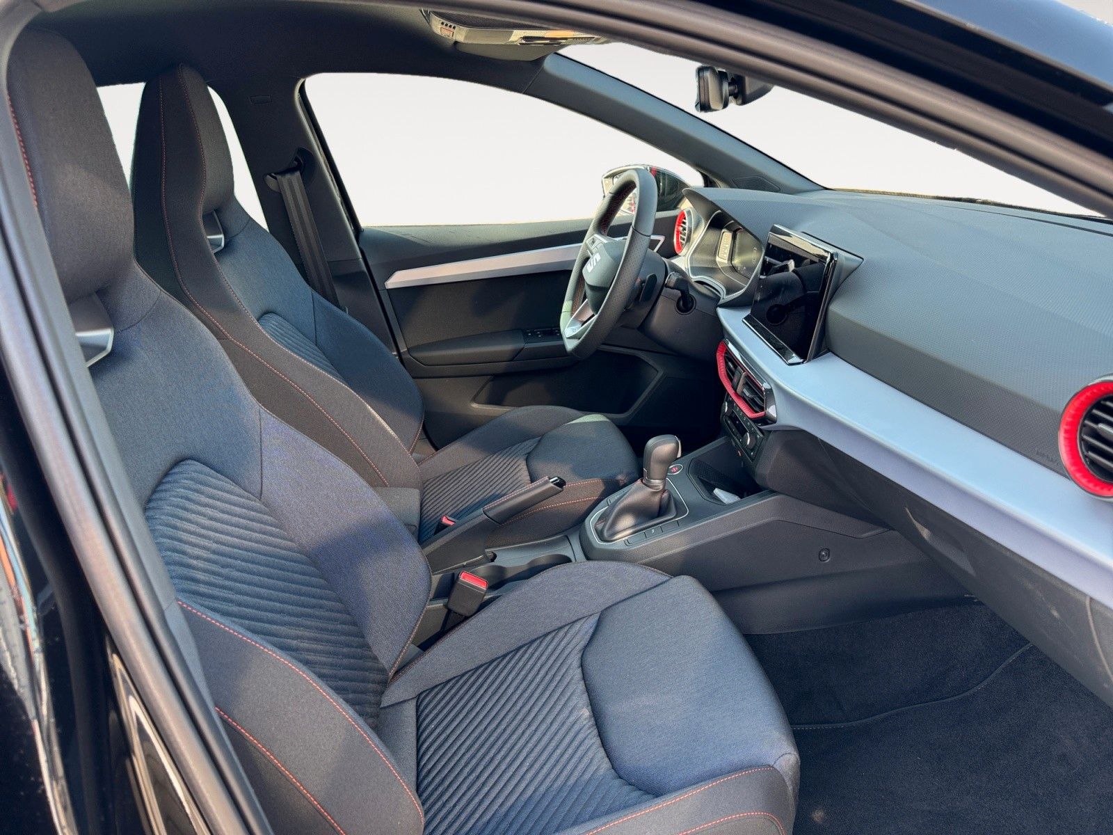 Fahrzeugabbildung SEAT Ibiza FR Black Ed. 1.0 TSI DSG Navi/LED/Kamera