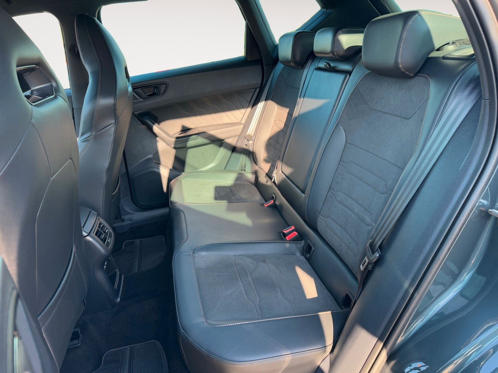 Fahrzeugabbildung CUPRA Ateca VZ 2.0 TSI DSG 4Drive 1.HD/AHK/Pano/Beats