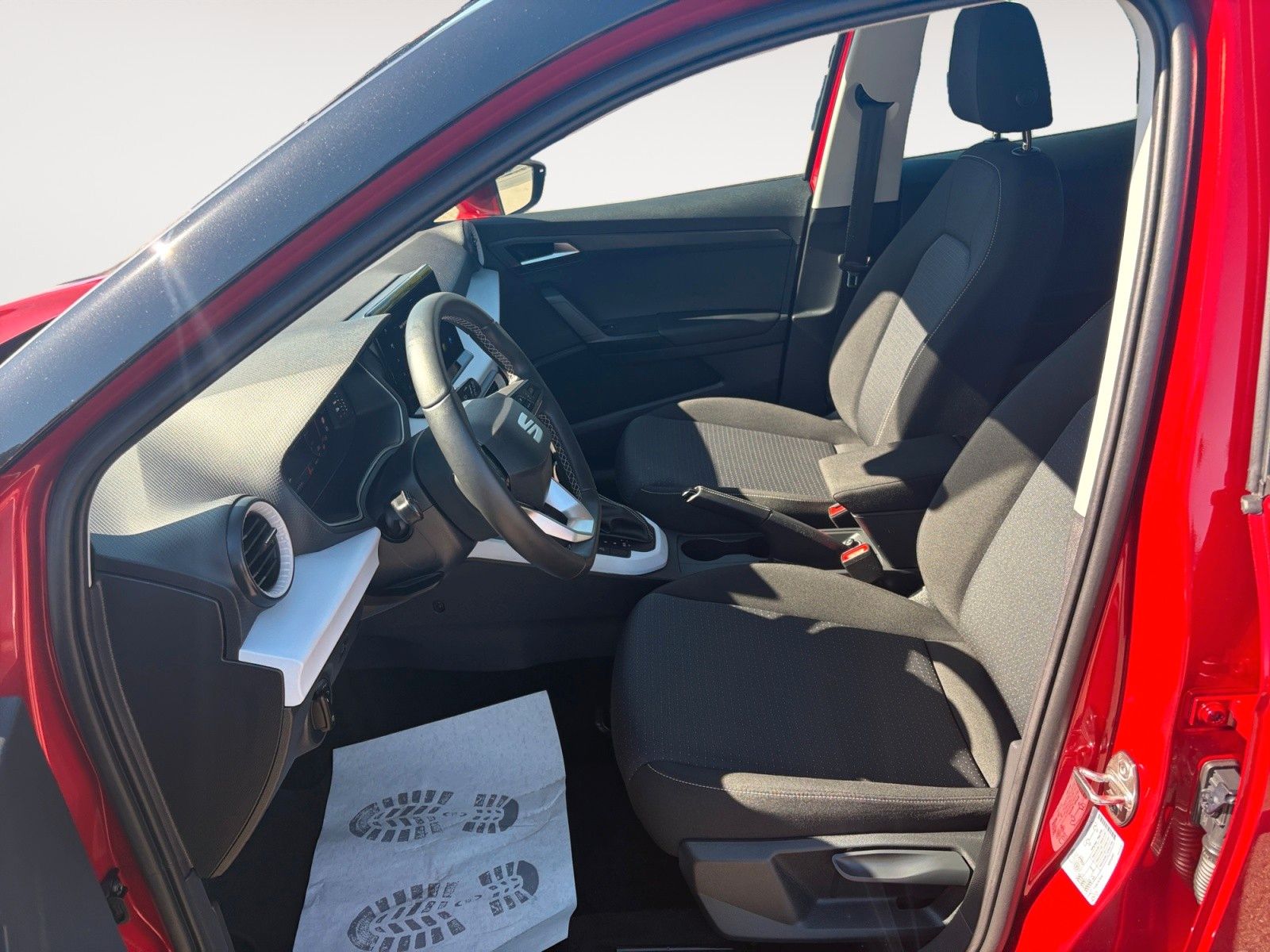 Fahrzeugabbildung SEAT Arona Road Edition 1.0 TSI DSG Navi/ACC/Kamera