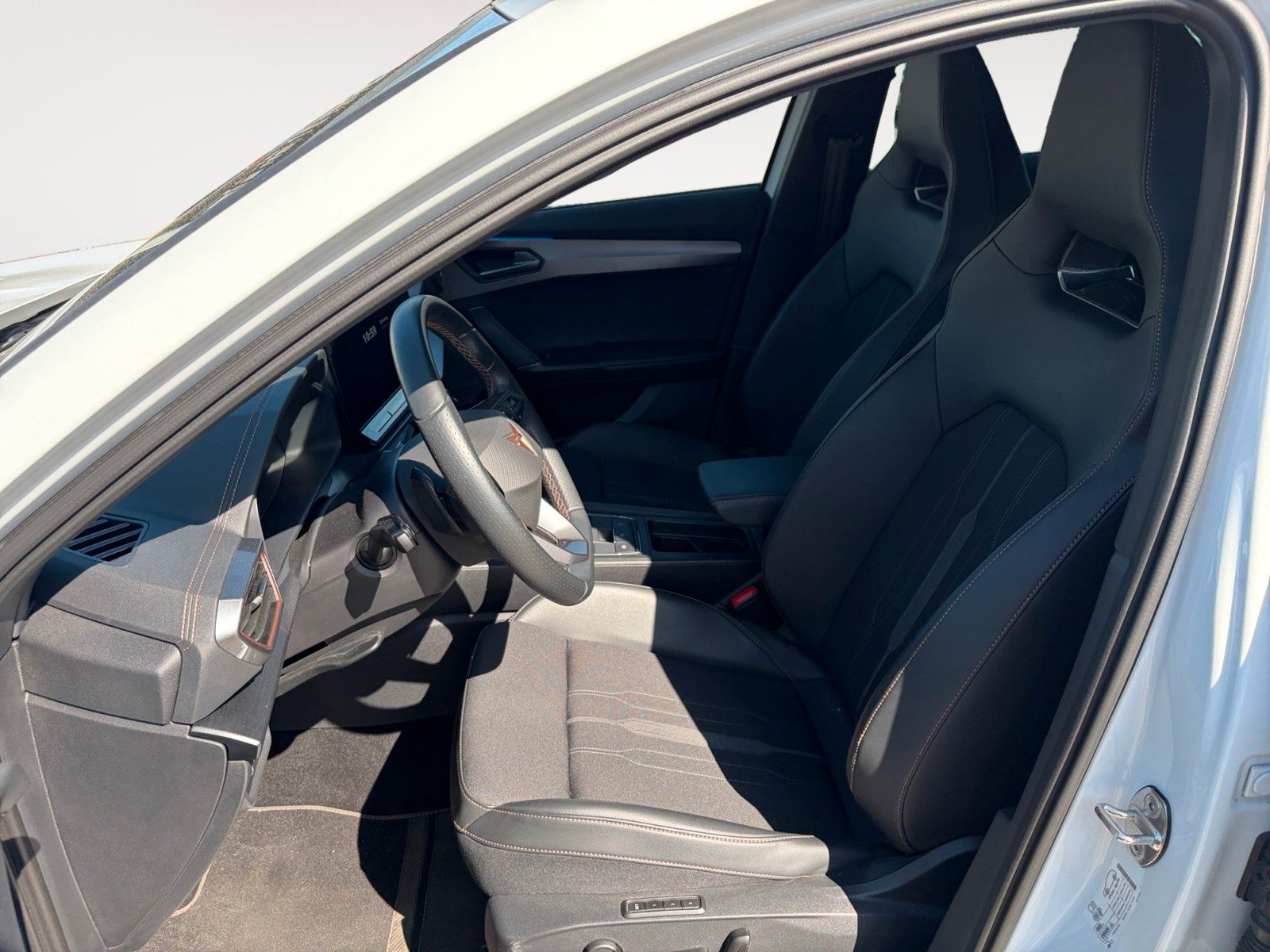 Fahrzeugabbildung CUPRA Formentor VZ 2.0 TSI 4Drive DSG 1.HD/AHK/360°Kam