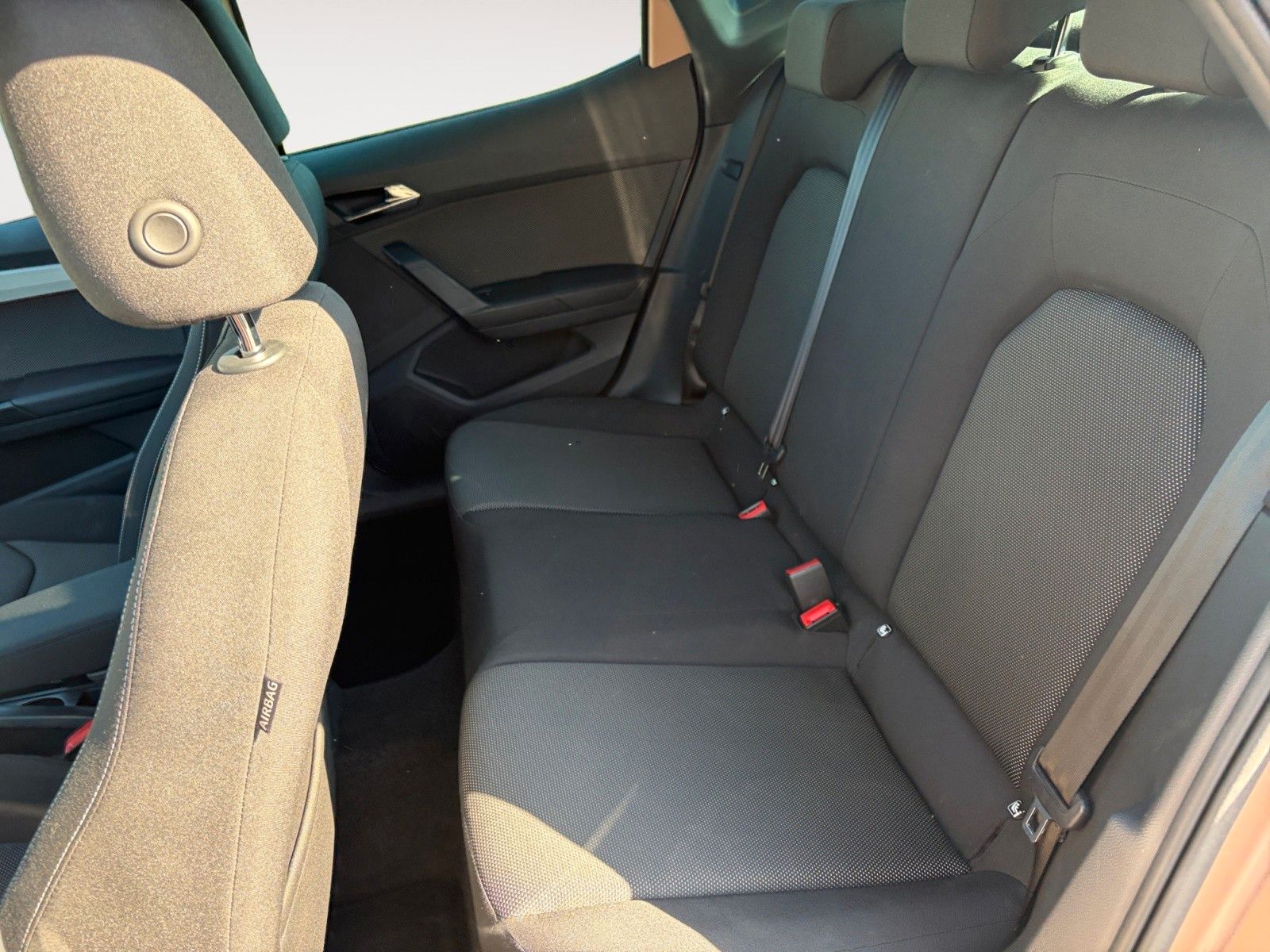 Fahrzeugabbildung SEAT Arona Xcellence 1.0 TSI DSG AHK/Navi/Kamera/TotW