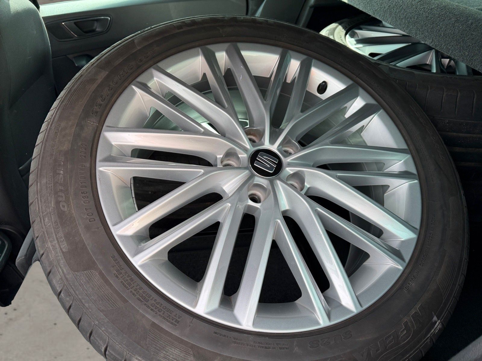 Fahrzeugabbildung SEAT Ateca Xcellence 1.4 TSI 4Drive AHK/360°Kam/Navi