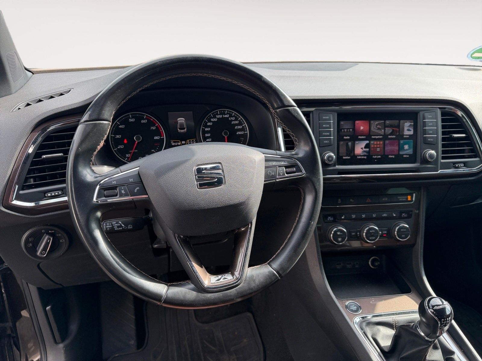 Fahrzeugabbildung SEAT Ateca Xcellence 1.4 TSI 4Drive AHK/360°Kam/Navi