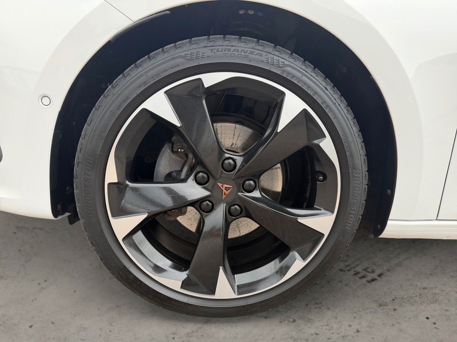 Fahrzeugabbildung CUPRA Leon 1.5 TSI Kamera/FullLink/ACC/ParkLenk