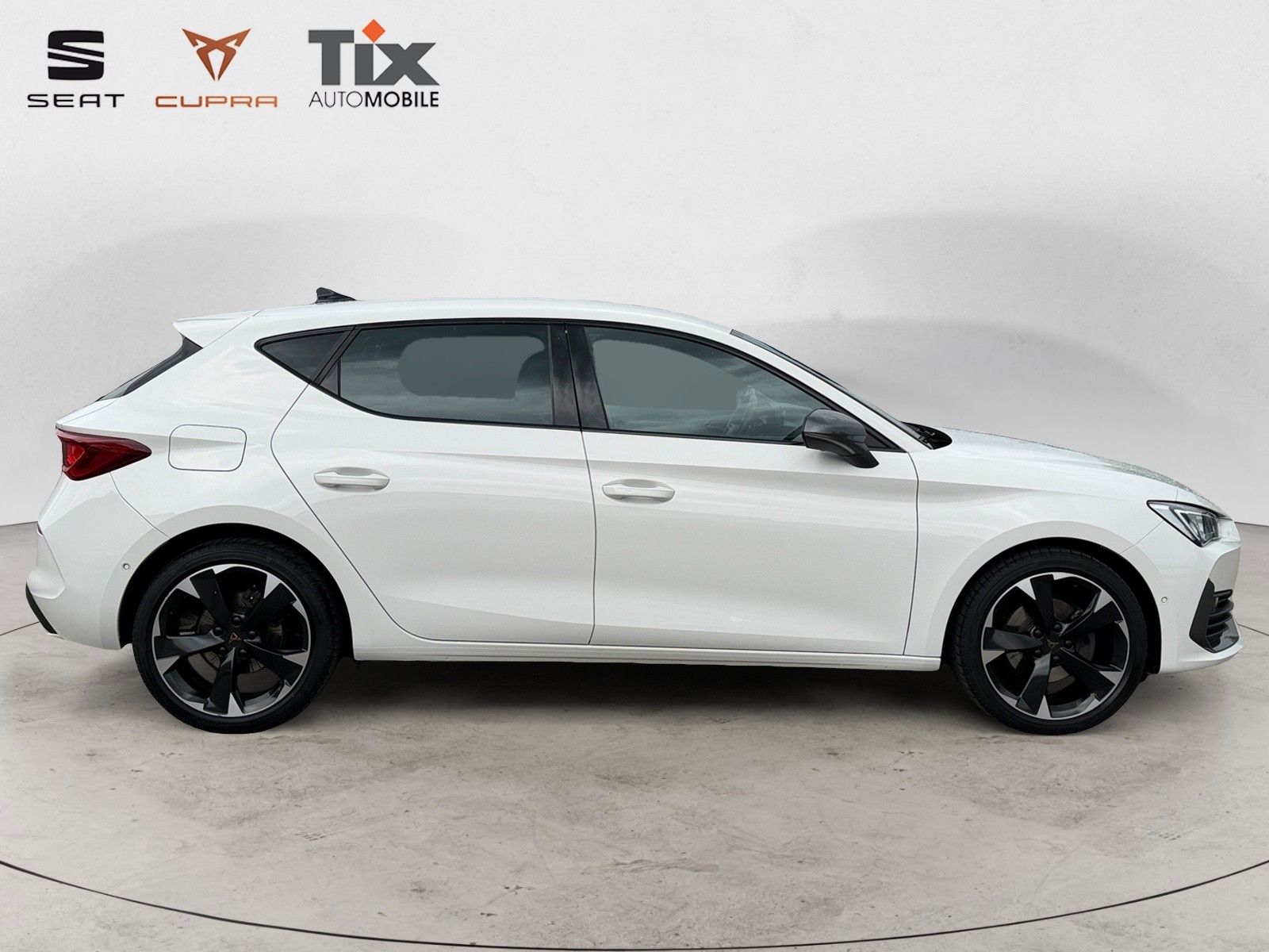 Fahrzeugabbildung CUPRA Leon 1.5 TSI Kamera/FullLink/ACC/ParkLenk