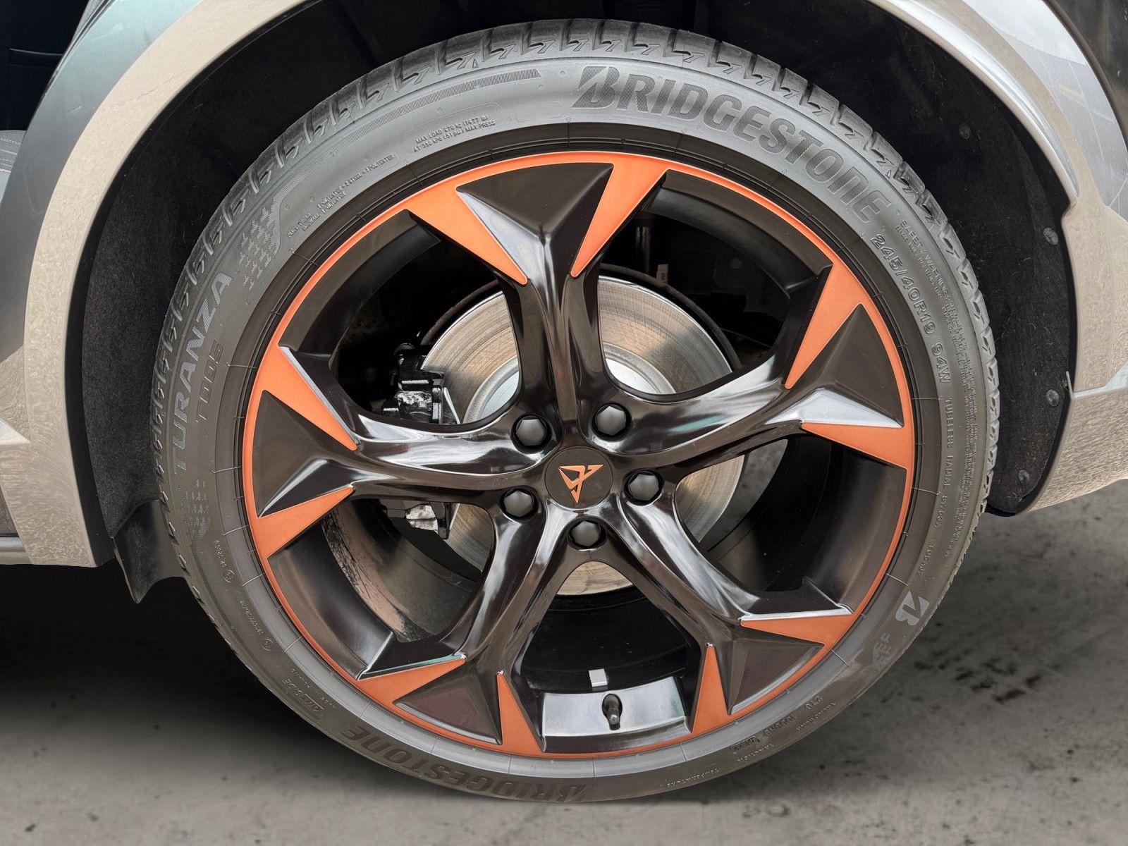 Fahrzeugabbildung CUPRA Formentor VZ 2.0 TSI DSG 4Drive 1.HD/360°/Navi