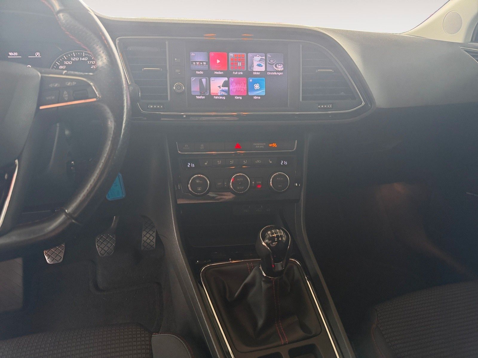 Fahrzeugabbildung SEAT Leon FR 1.4 TSI 1.HD/AHK/PDC/SEATSOUND