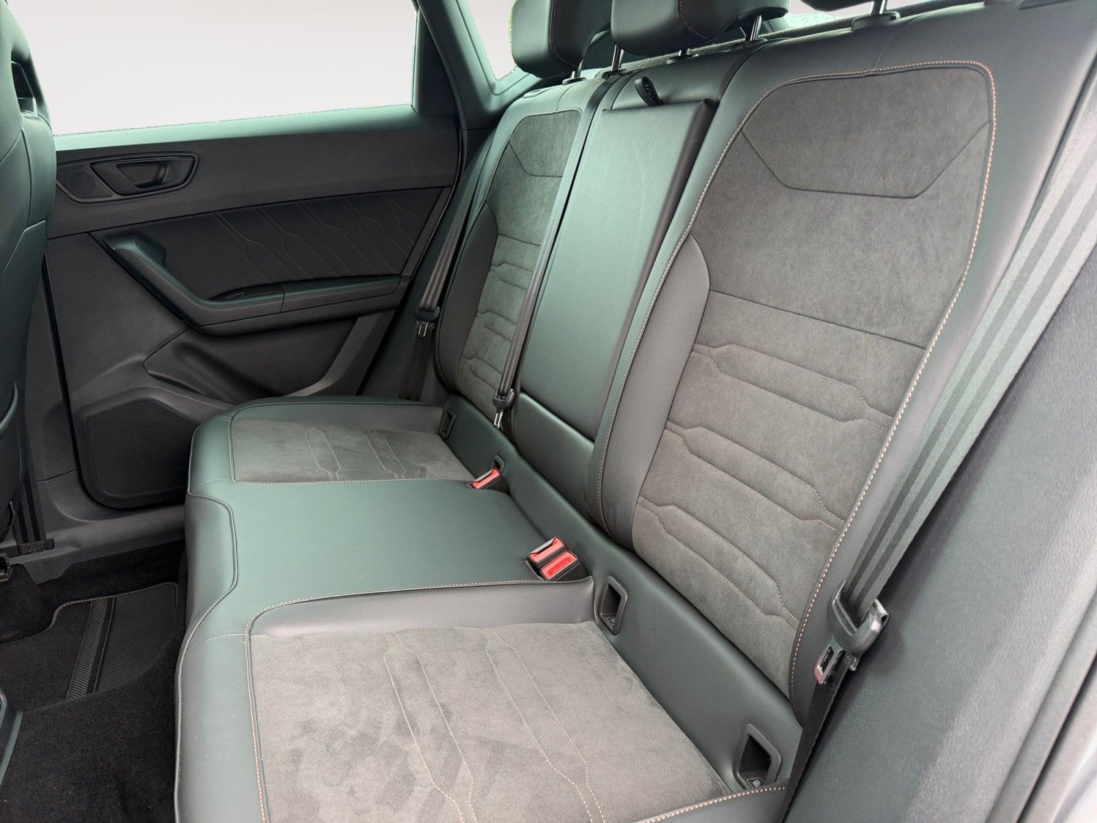Fahrzeugabbildung CUPRA Ateca 2.0 TSI DSG 4Drive 1.HD/AHK/el.Heckkl/360°