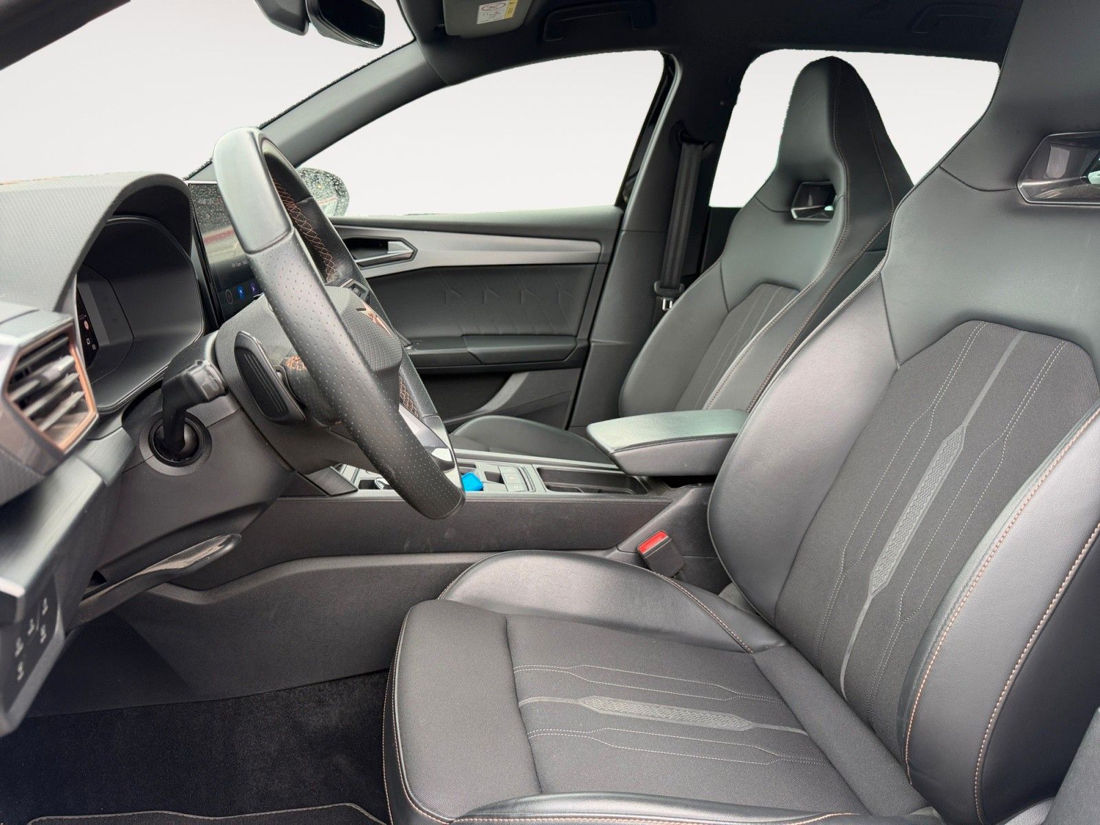 Fahrzeugabbildung CUPRA Leon Sportstourer 1.5 eTSI DSG 1.HD/AHK/el.Heckk