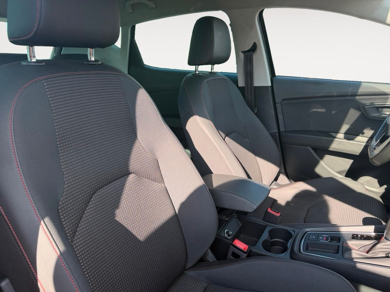 Fahrzeugabbildung SEAT Leon FR 1.5 TSI DSG Tempomat/USB