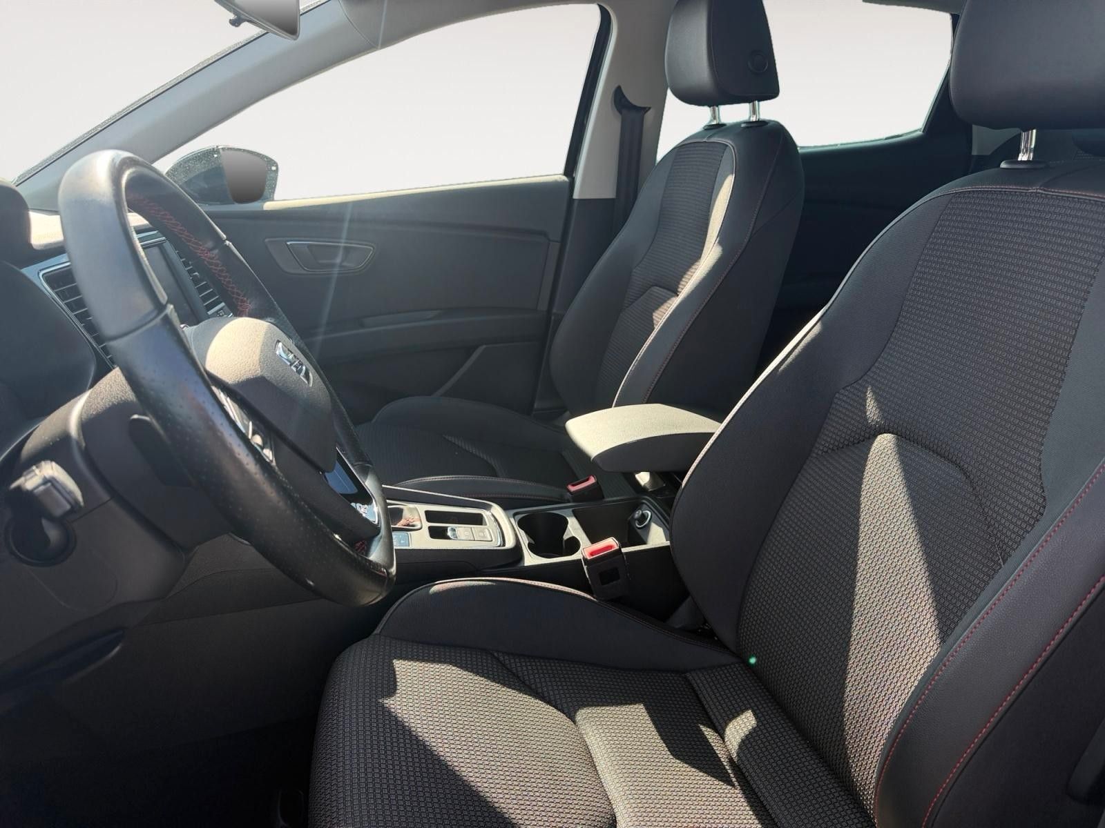 Fahrzeugabbildung SEAT Leon FR 1.5 TSI DSG Tempomat/USB