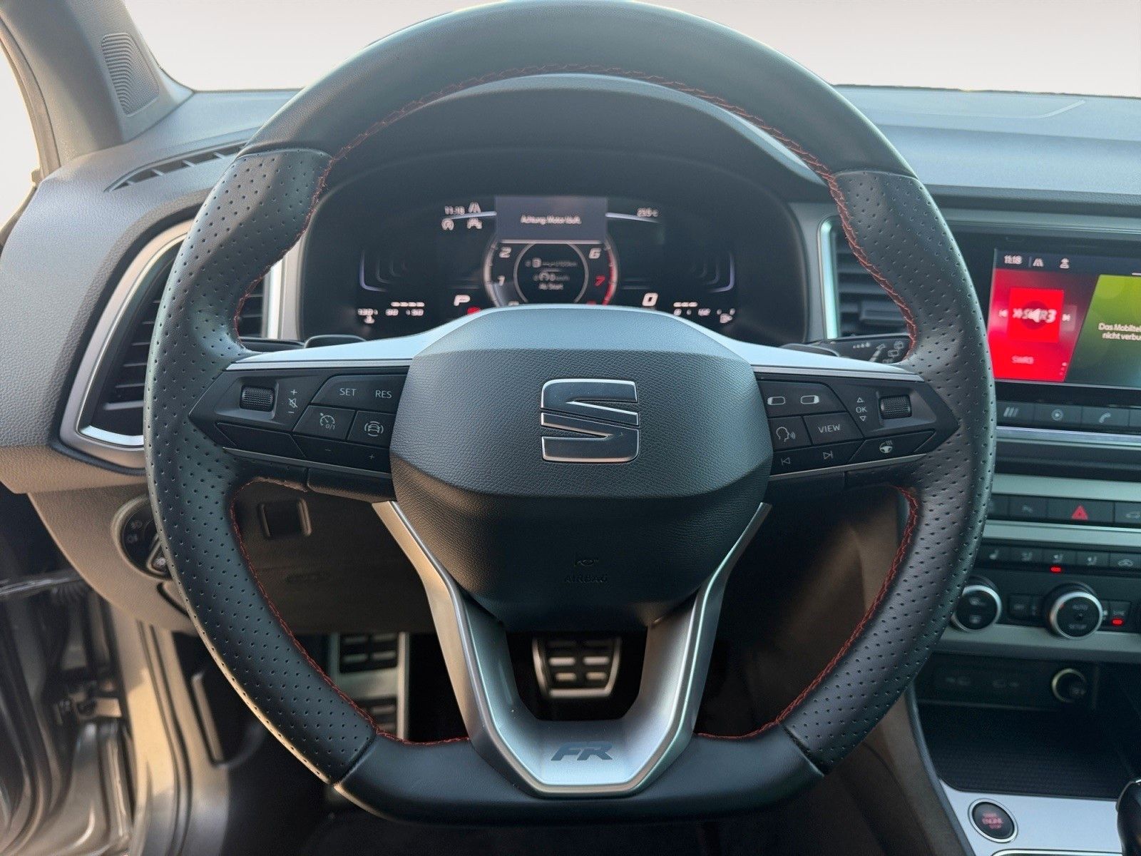 Fahrzeugabbildung SEAT Ateca FR 1.5 TSI DSG 1.HD/AHK/el.Heckklappe