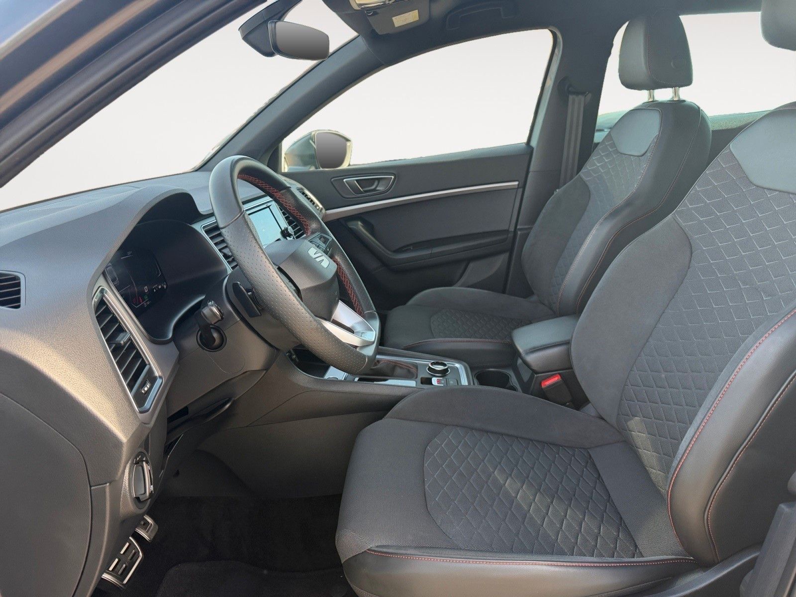 Fahrzeugabbildung SEAT Ateca FR 1.5 TSI DSG 1.HD/AHK/el.Heckklappe