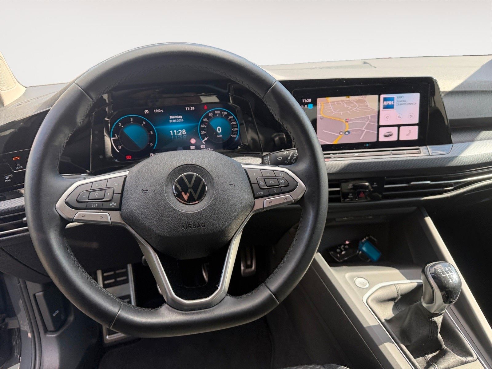 Fahrzeugabbildung Volkswagen Golf VIII United 2.0 TDI Navi/Standheizung/ACC