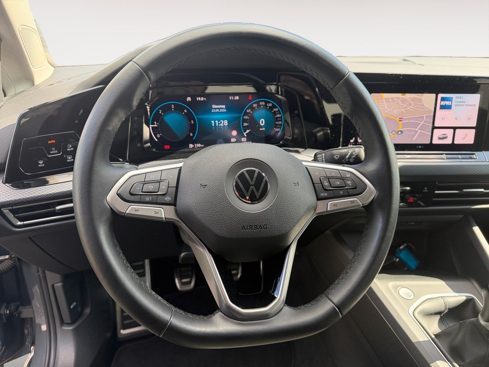 Fahrzeugabbildung Volkswagen Golf VIII United 2.0 TDI Navi/Standheizung/ACC