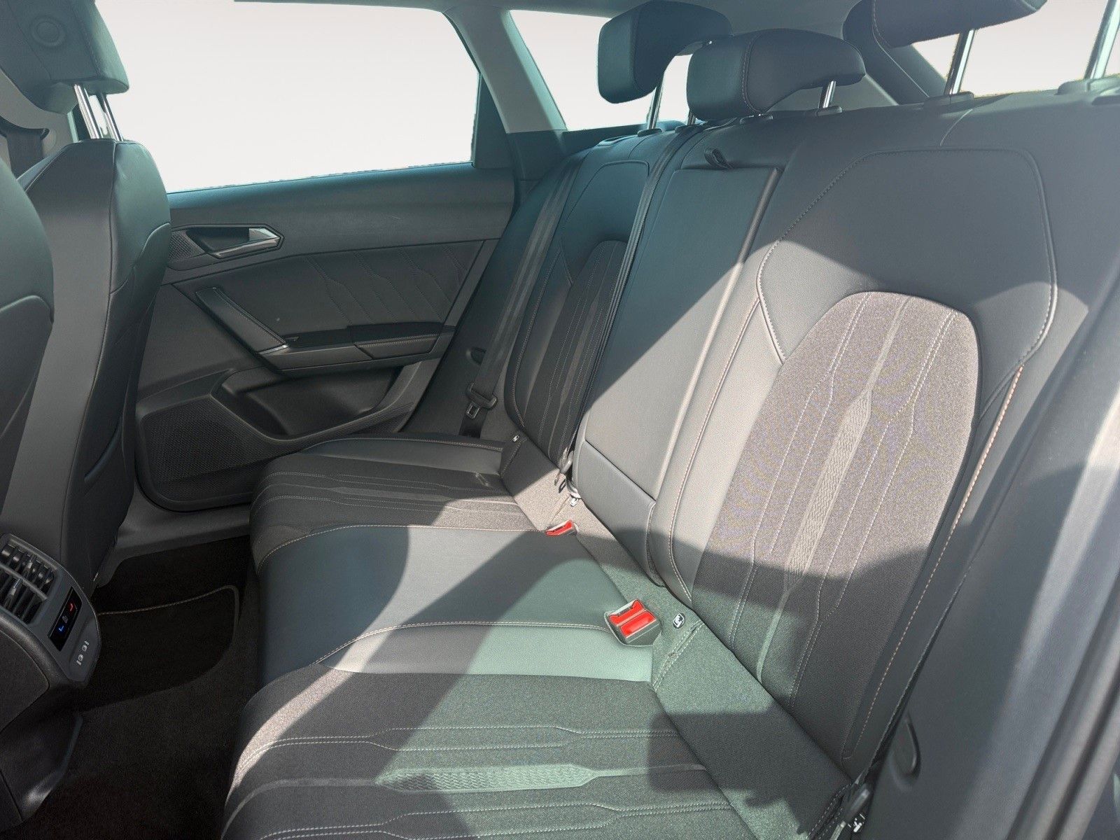 Fahrzeugabbildung CUPRA Leon Sportstourer 1.5 eTSI DSG 1.HD/Kamera/Tempo