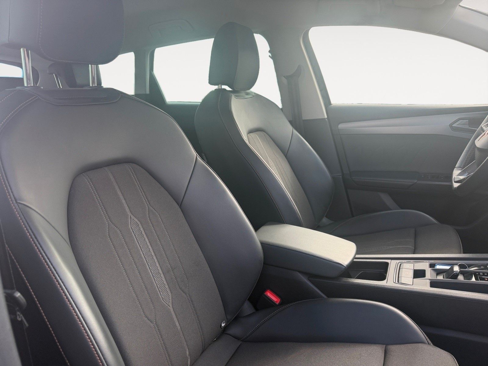 Fahrzeugabbildung CUPRA Leon Sportstourer 1.5 eTSI DSG 1.HD/Kamera/Tempo