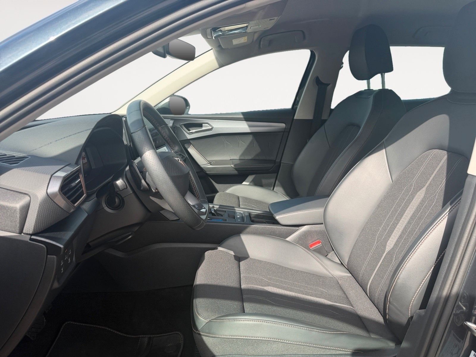 Fahrzeugabbildung CUPRA Leon Sportstourer 1.5 eTSI DSG 1.HD/Kamera/Tempo
