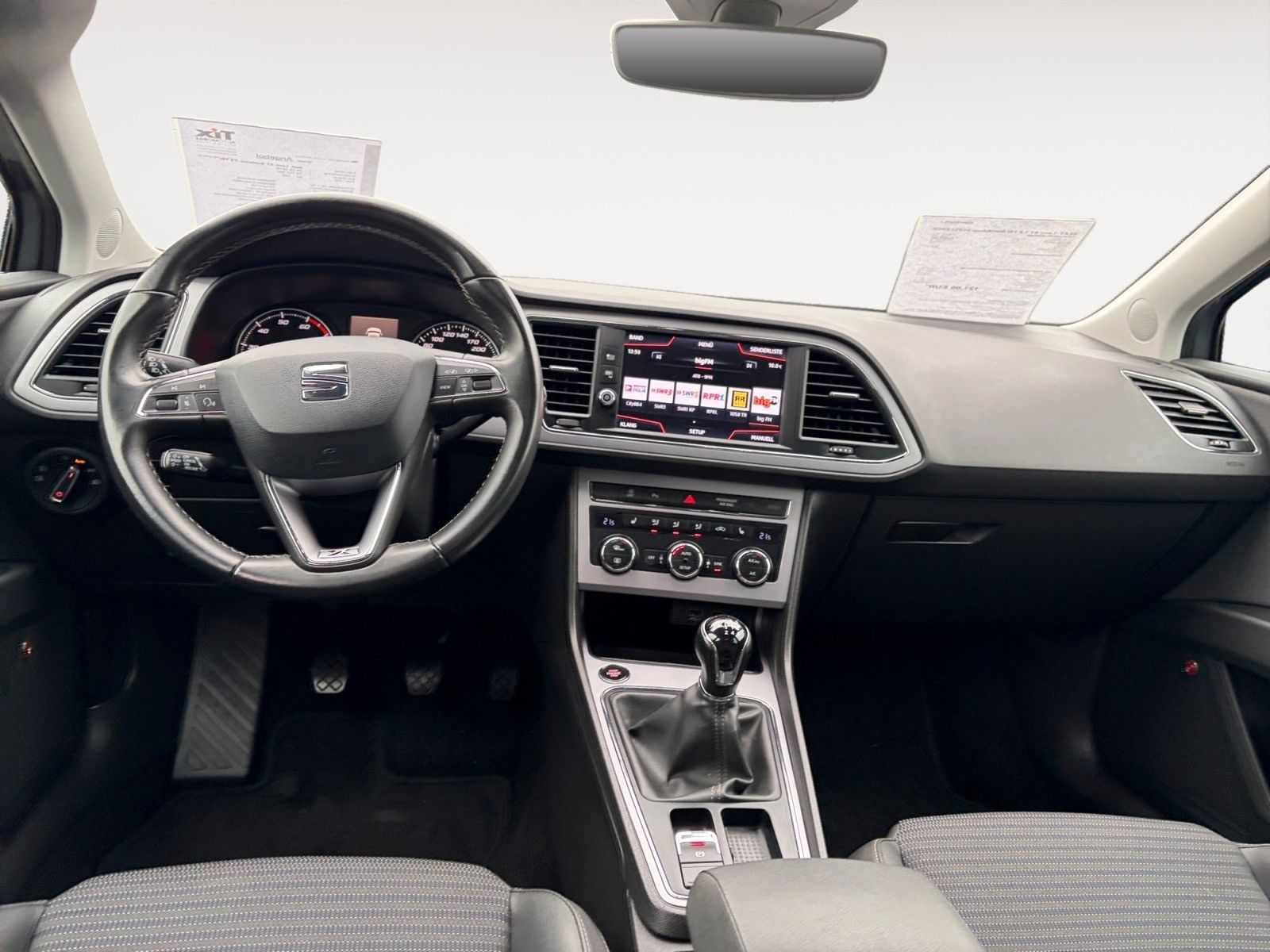 Fahrzeugabbildung SEAT Leon ST Xcellence 1.4 TSI Navi/LED/Beats/Kamera