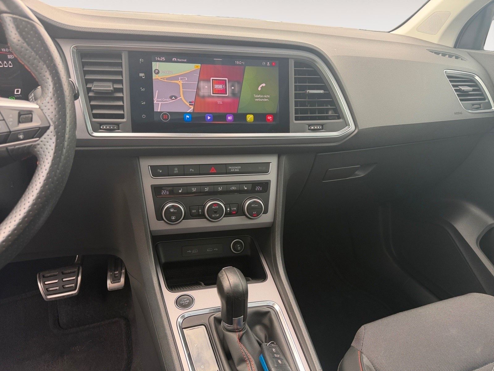 Fahrzeugabbildung SEAT Ateca FR 2.0 TDI DSG 1.HD/Pano/Navi/Kamera/ACC