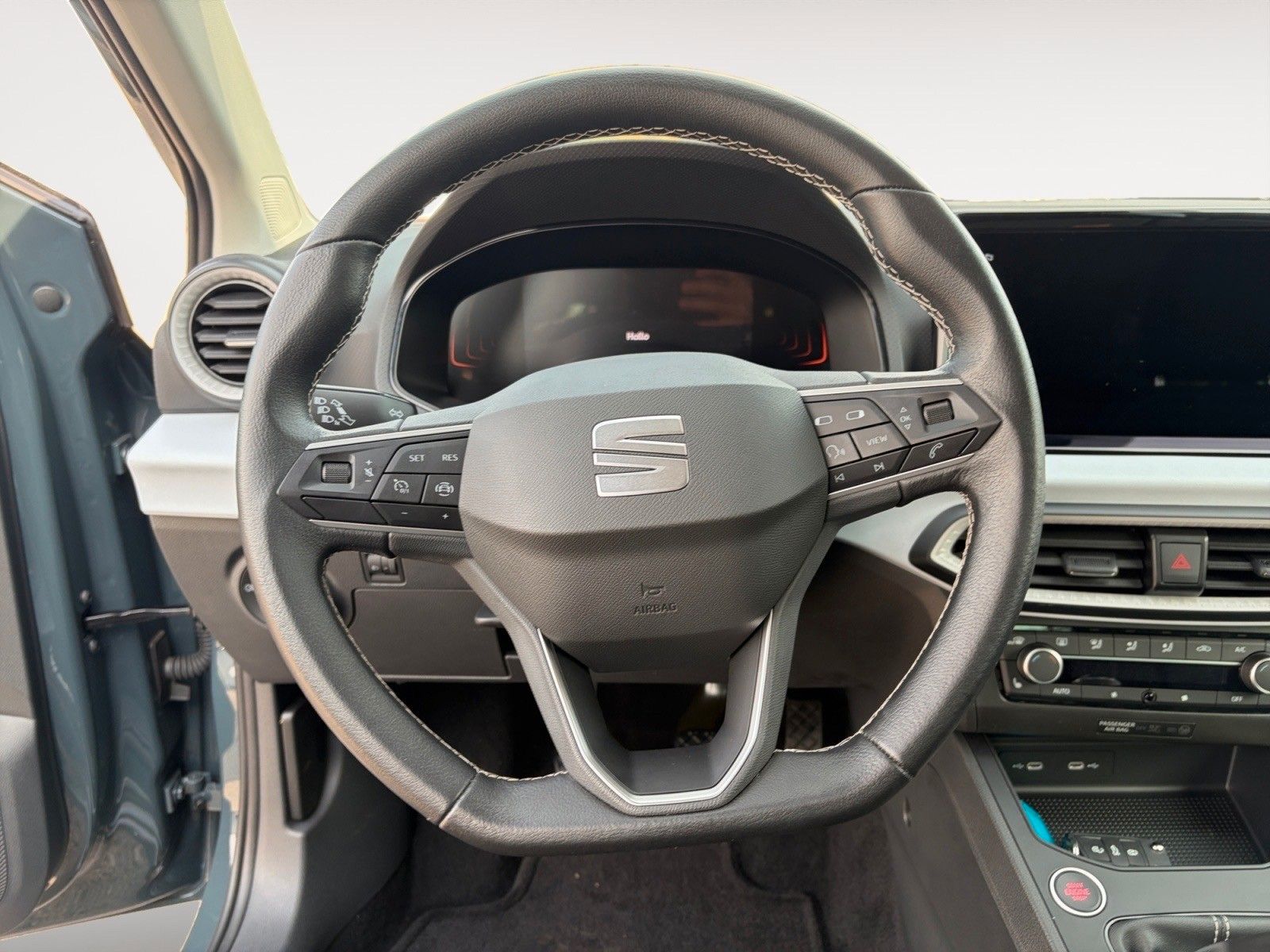 Fahrzeugabbildung SEAT Ibiza Road Edition 1.0 TSI 1.HD/Navi/Herst-Gar.