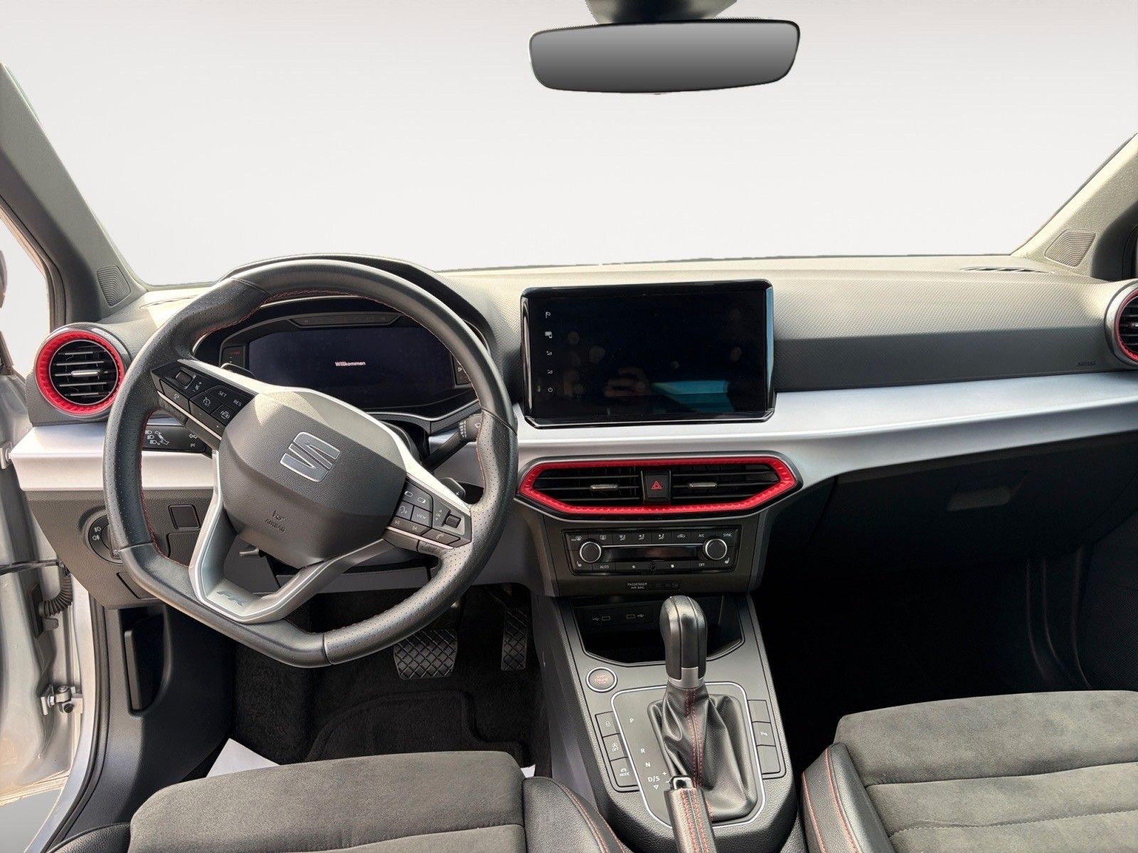 Fahrzeugabbildung SEAT Ibiza FR Pro Black Edition 1.5 TSI DSG Schiebeda