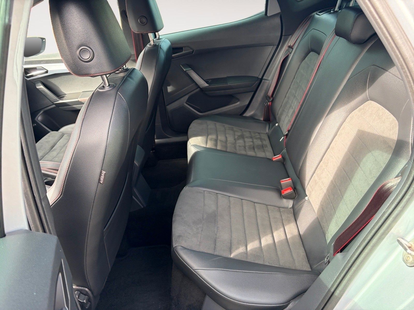 Fahrzeugabbildung SEAT Ibiza FR Pro Black Edition 1.5 TSI DSG Schiebeda