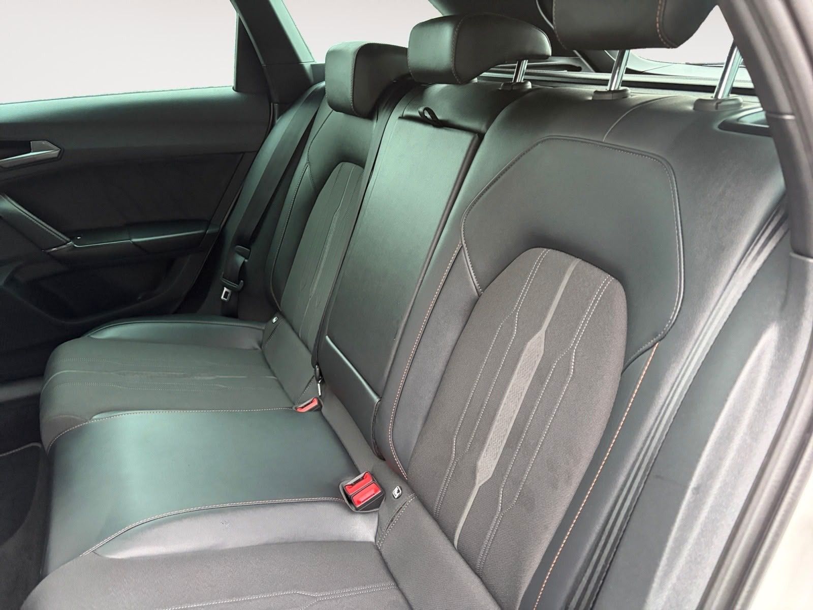 Fahrzeugabbildung CUPRA Leon ST VZ 1.4 e-Hybrid AHK, Rückfahrkamera