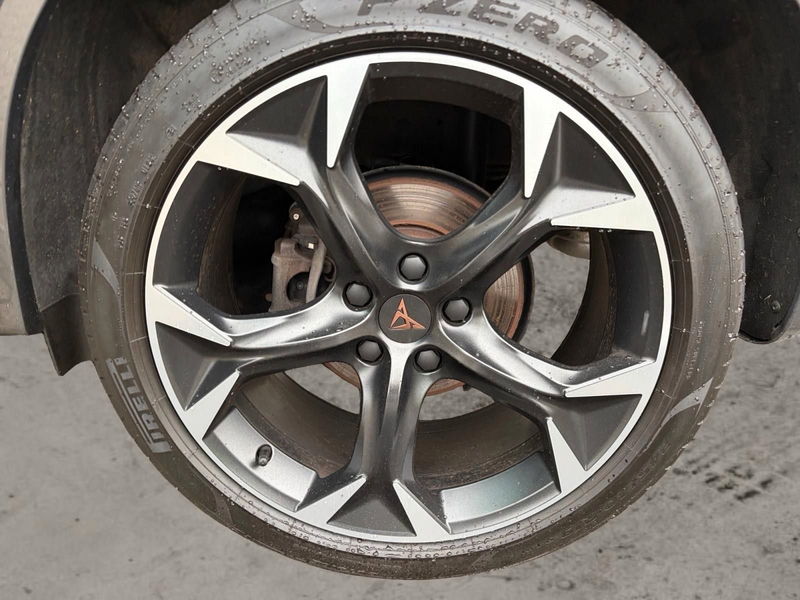 Fahrzeugabbildung CUPRA Formentor 2.0 TSI 4Drive Matrix, 360, ACC
