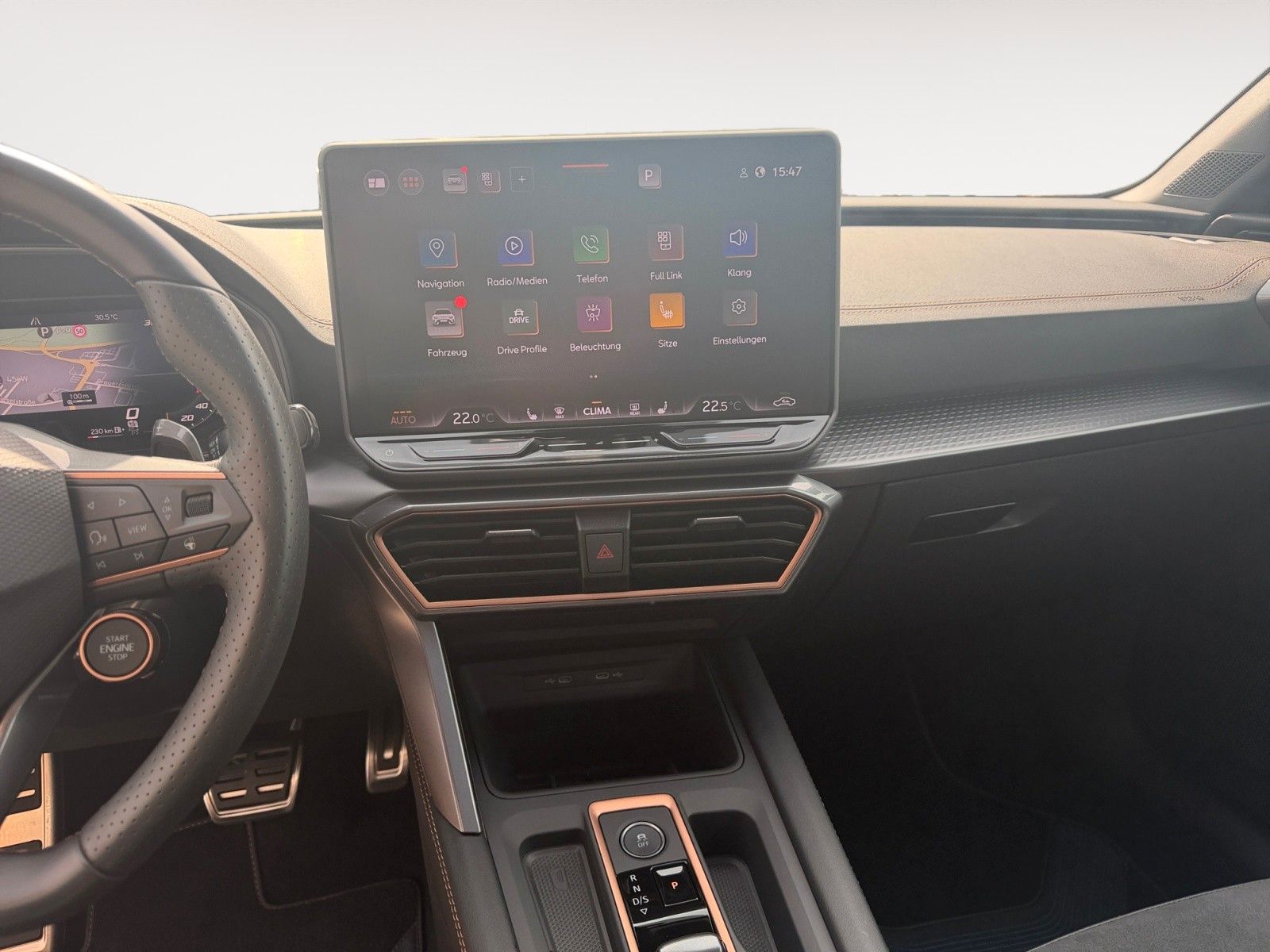Fahrzeugabbildung CUPRA Leon ST 1.5 eTSI Panorama,Sennheiser,Memory