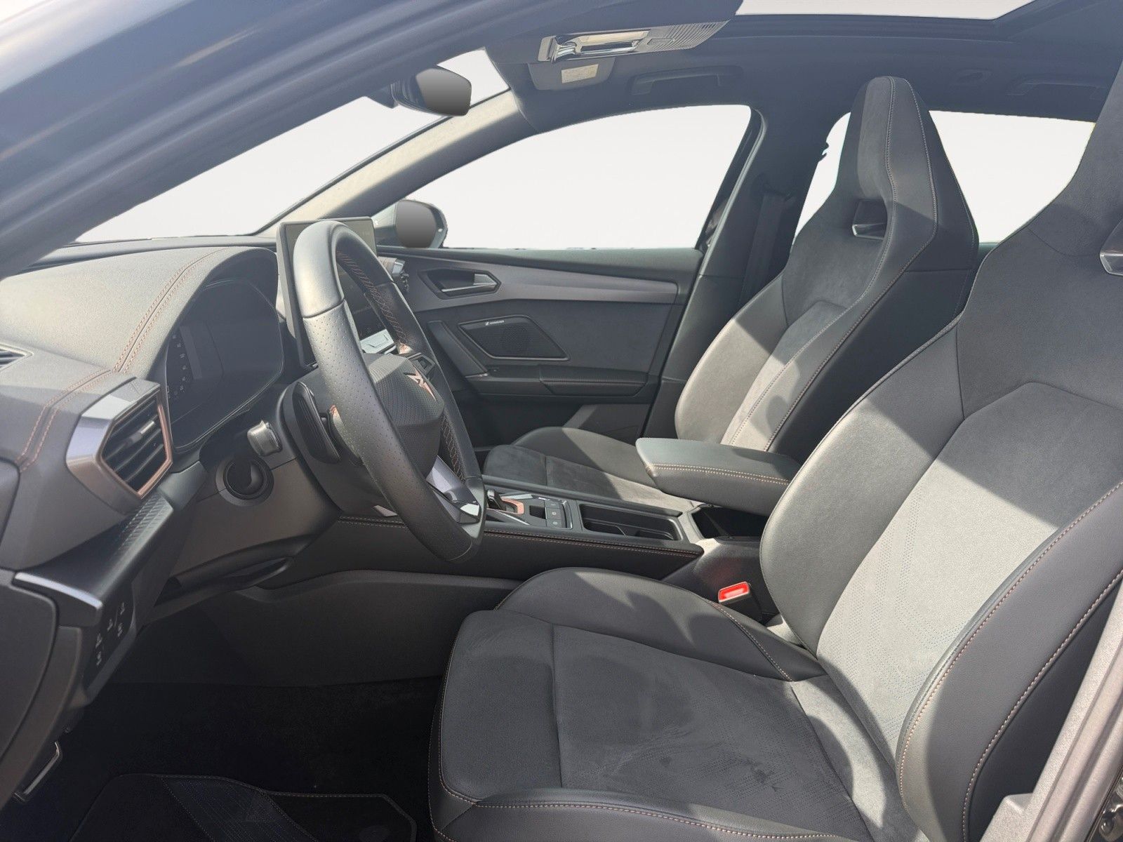 Fahrzeugabbildung CUPRA Leon ST 1.5 eTSI Panorama,Sennheiser,Memory