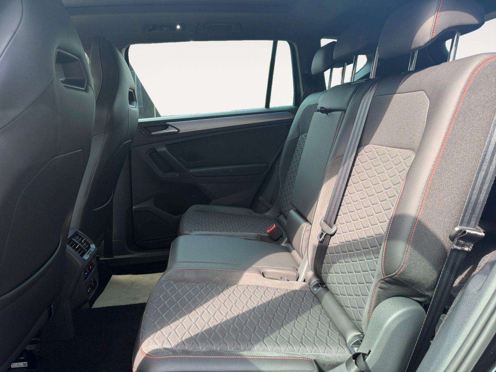 Fahrzeugabbildung SEAT Tarraco FR 2.0 TSI 4Drive Panorama,Memory,Navi