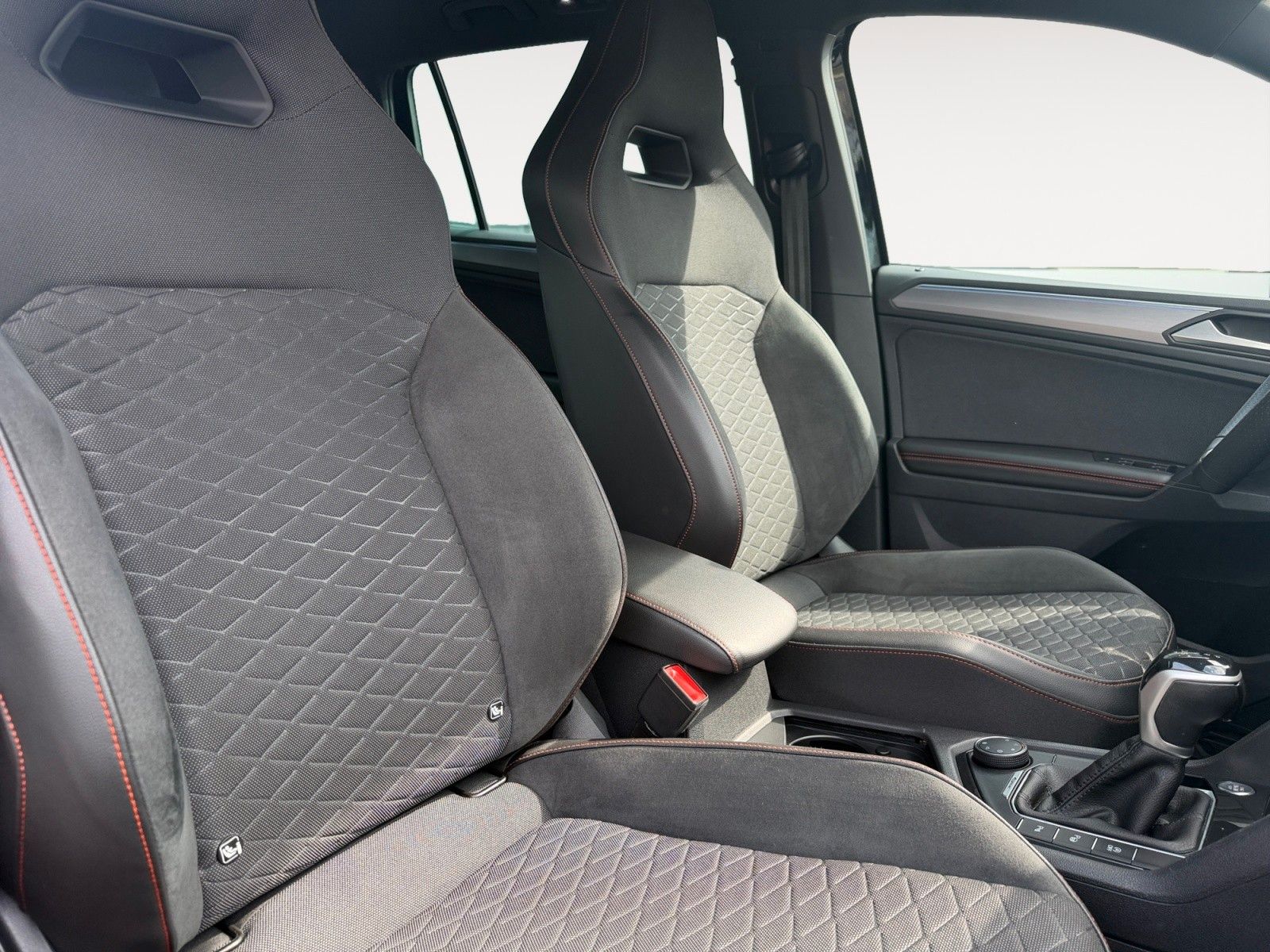 Fahrzeugabbildung SEAT Tarraco FR 2.0 TSI 4Drive Panorama,Memory,Navi