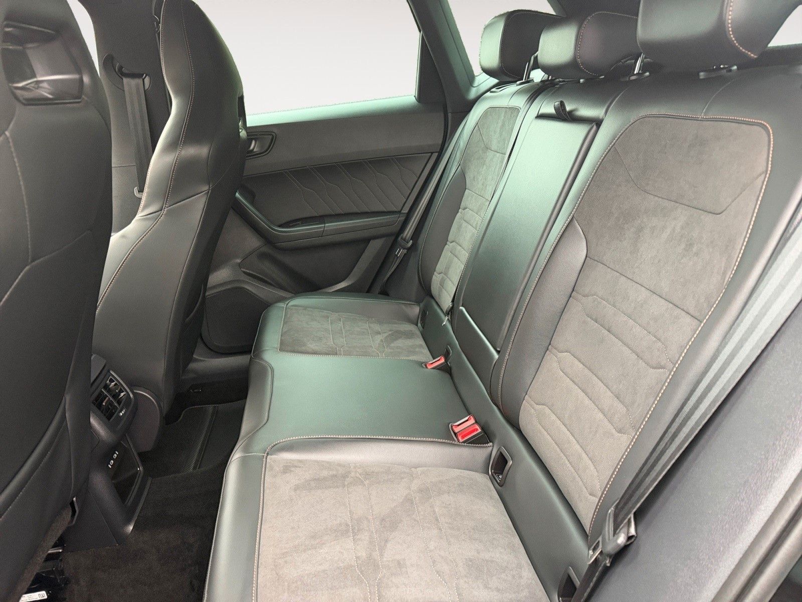 Fahrzeugabbildung CUPRA Ateca 2.0 TSI DSG 4Drive 1.HD/AHK/Beats/360°Kame