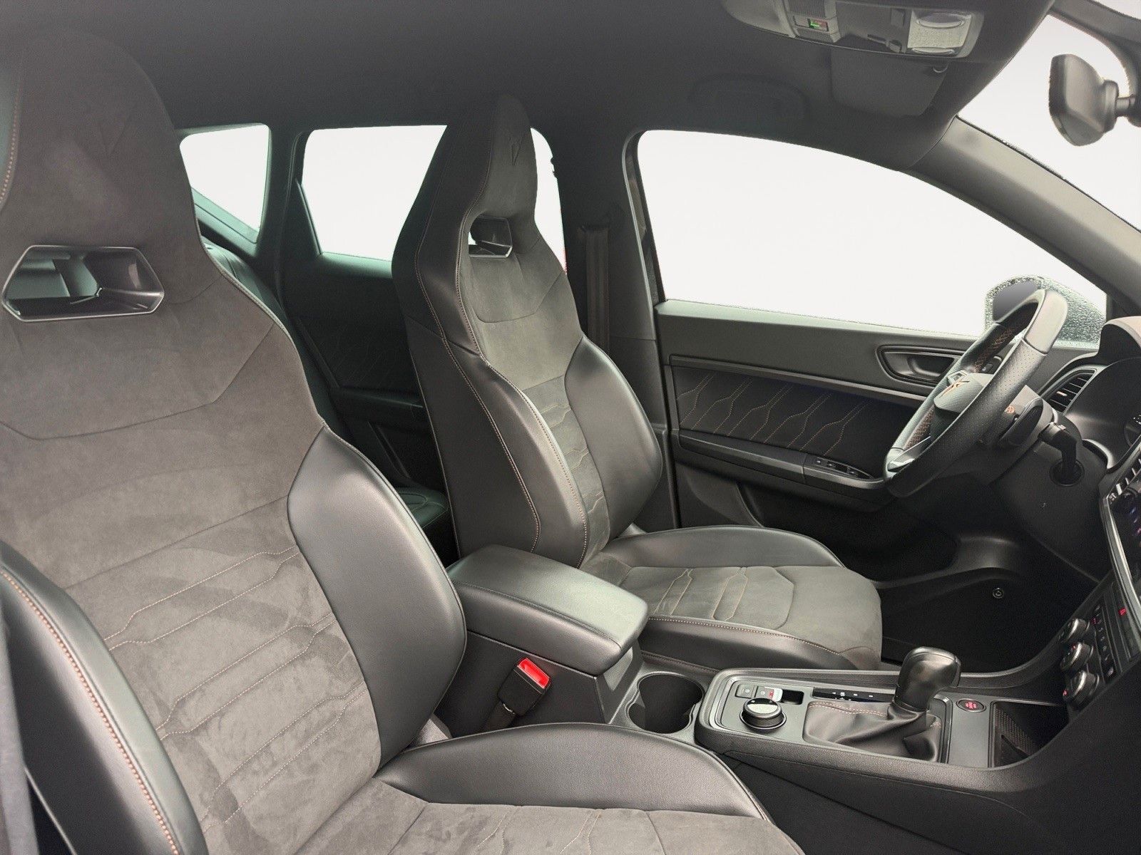 Fahrzeugabbildung CUPRA Ateca 2.0 TSI DSG 4Drive 1.HD/AHK/Beats/360°Kame