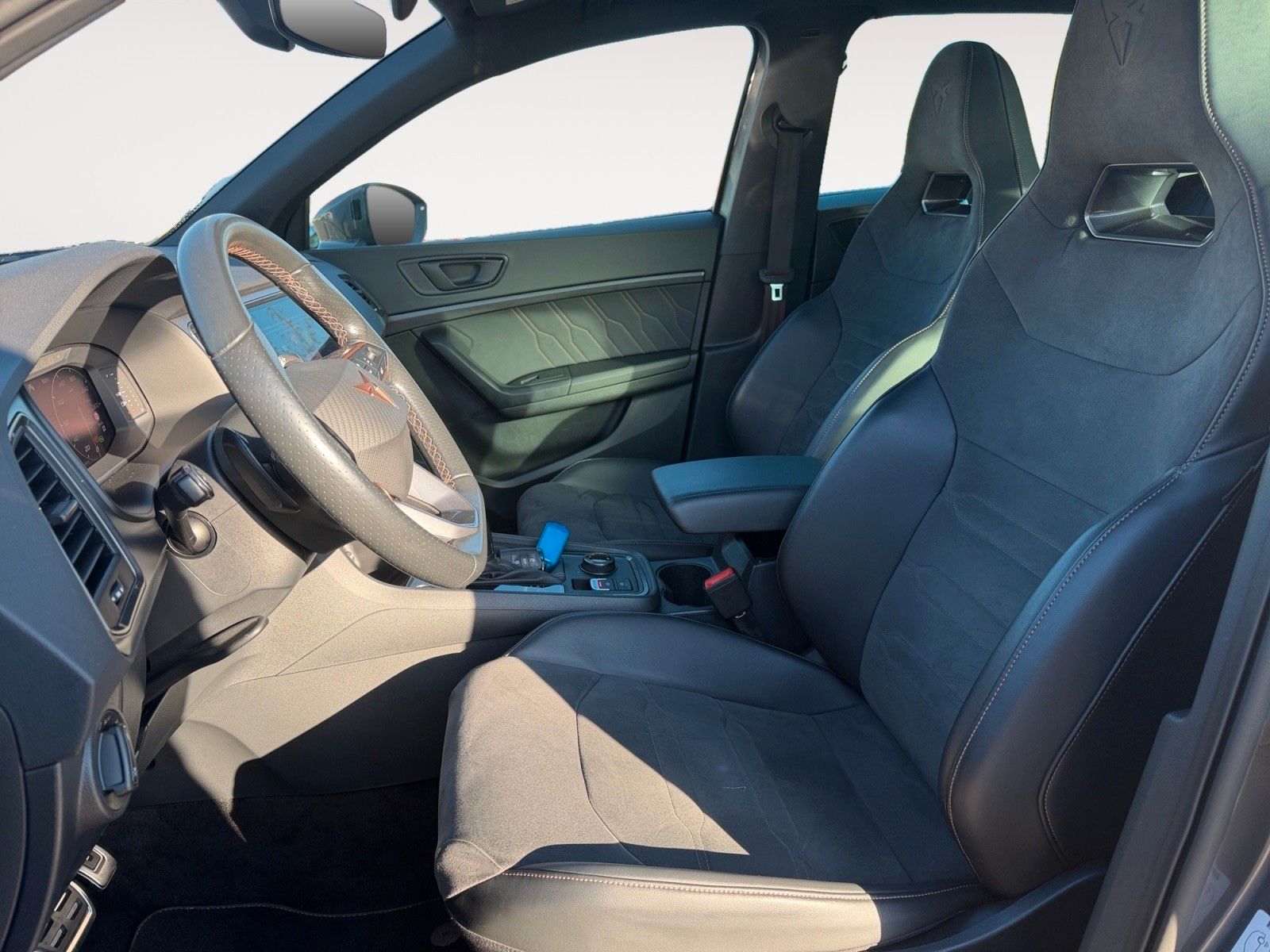 Fahrzeugabbildung CUPRA Ateca 2.0 TSI DSG 4Drive 1.HD/AHK/Pano/Beats