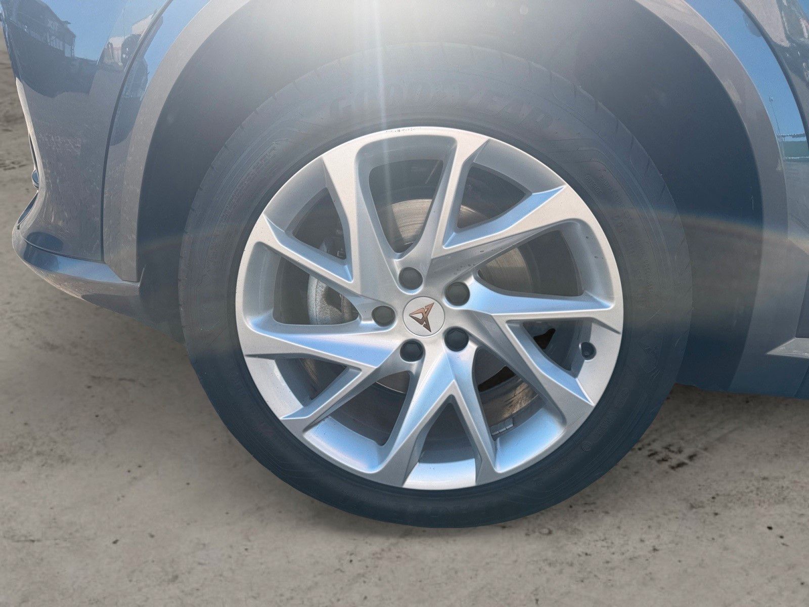 Fahrzeugabbildung CUPRA Formentor 1.5 TSI DSG 1.HD/el.Heckklappe/Navi