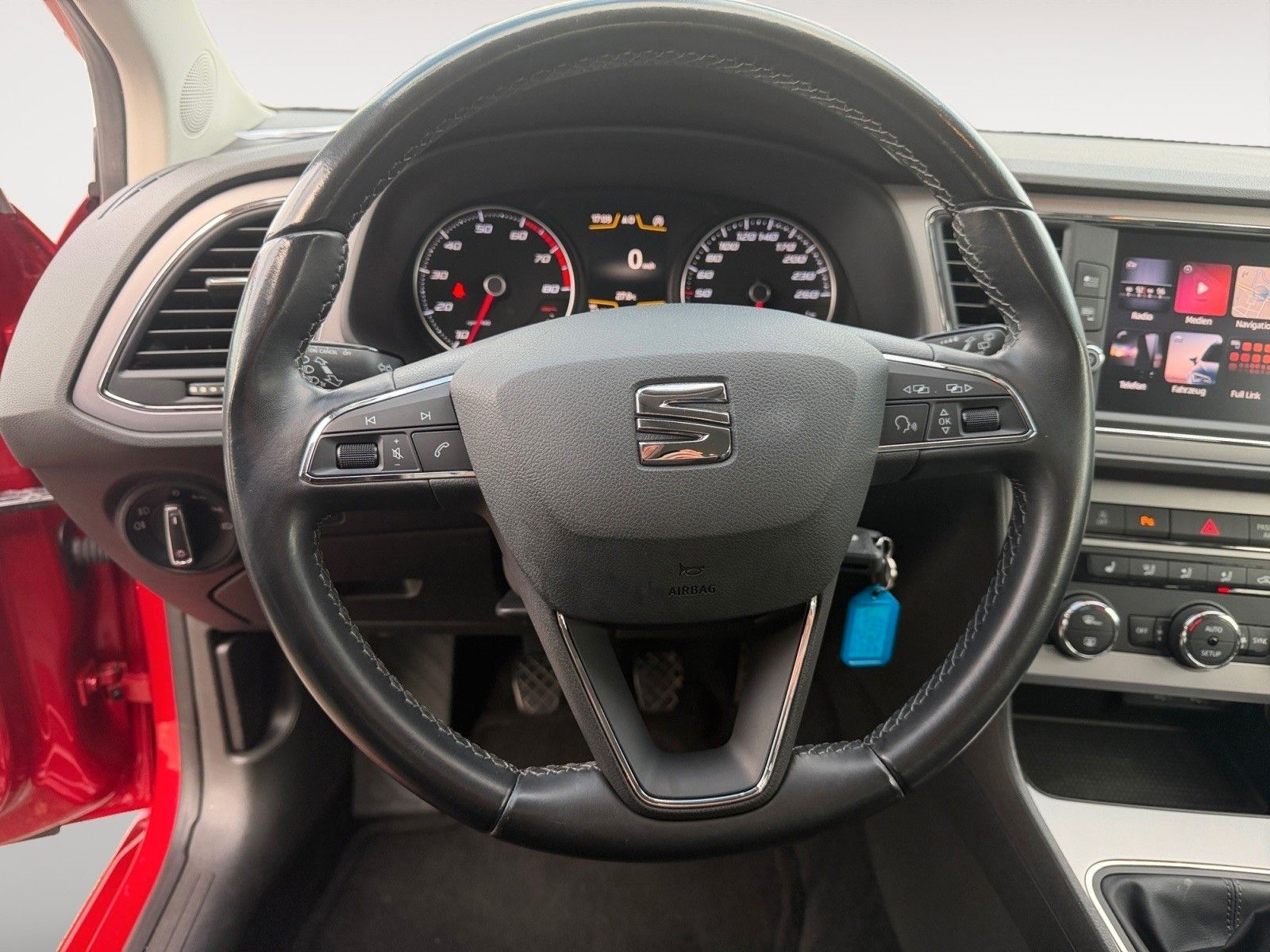 Fahrzeugabbildung SEAT Leon ST Style 1.4 TSI Navi/PDC/Sitzh/CD