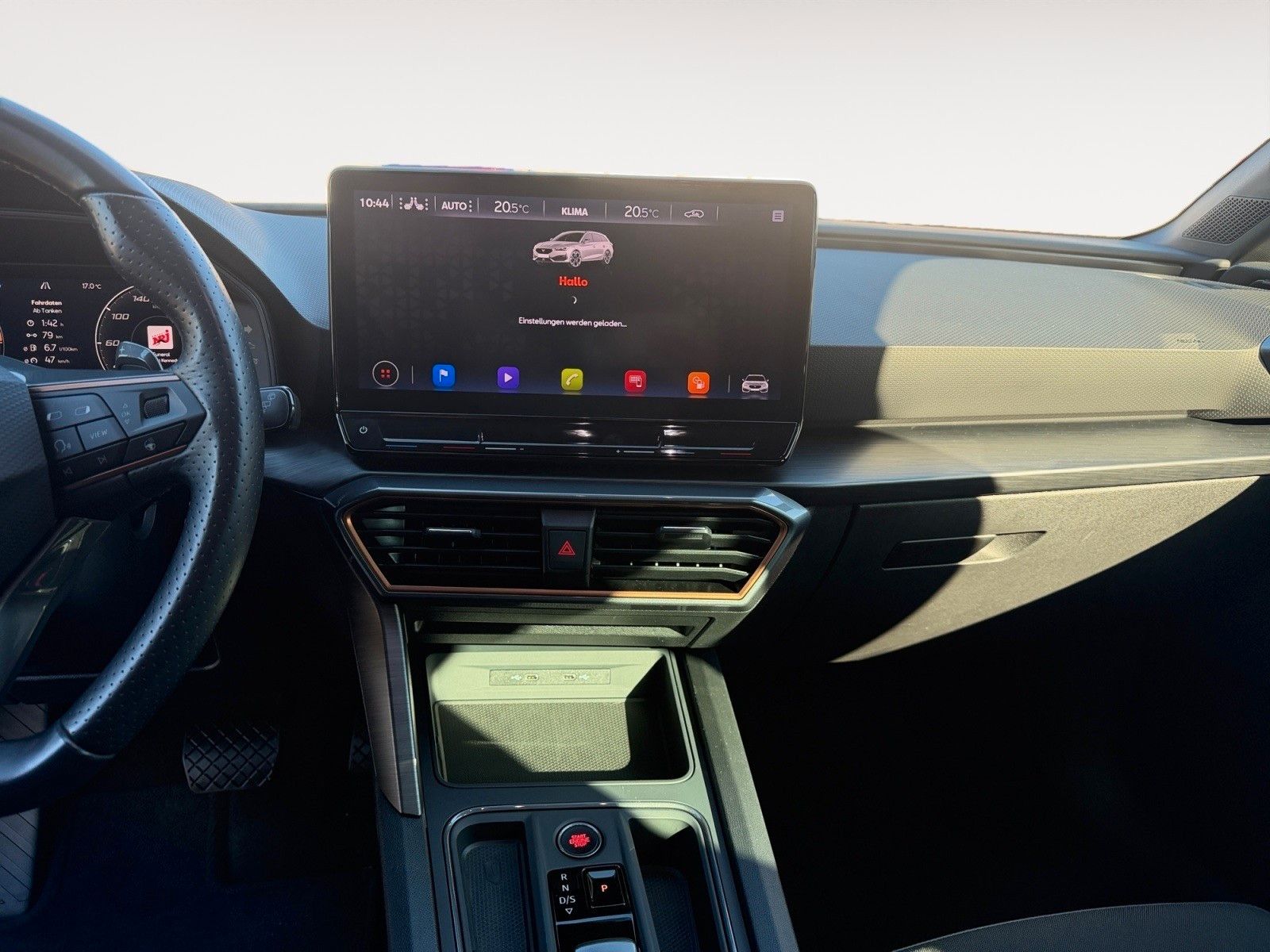Fahrzeugabbildung CUPRA Leon Sportstourer 2.0 TSI DSG 1.HD/AHK/Navi/PDC