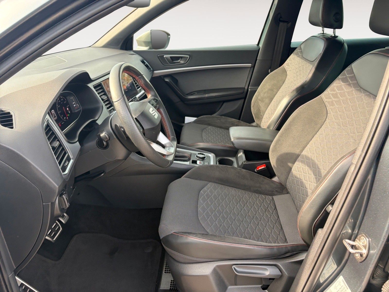 Fahrzeugabbildung SEAT Ateca FR 2.0 TDI DSG 4Drive 1.Hd/360°Kam/Beats